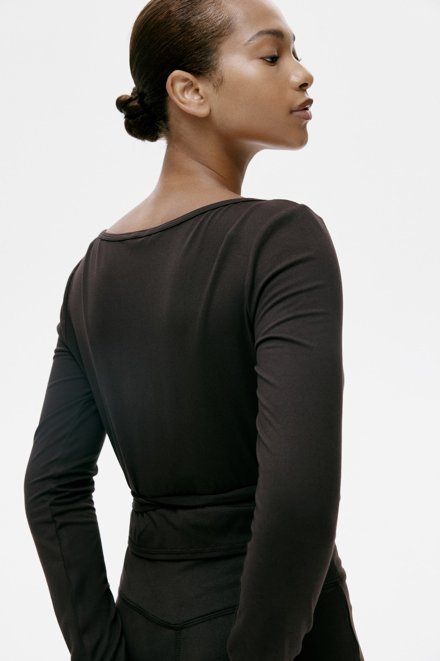 Женский топ H&M Brushed Jersey Wrap, цвет: Тёмный коричневый — фото 4