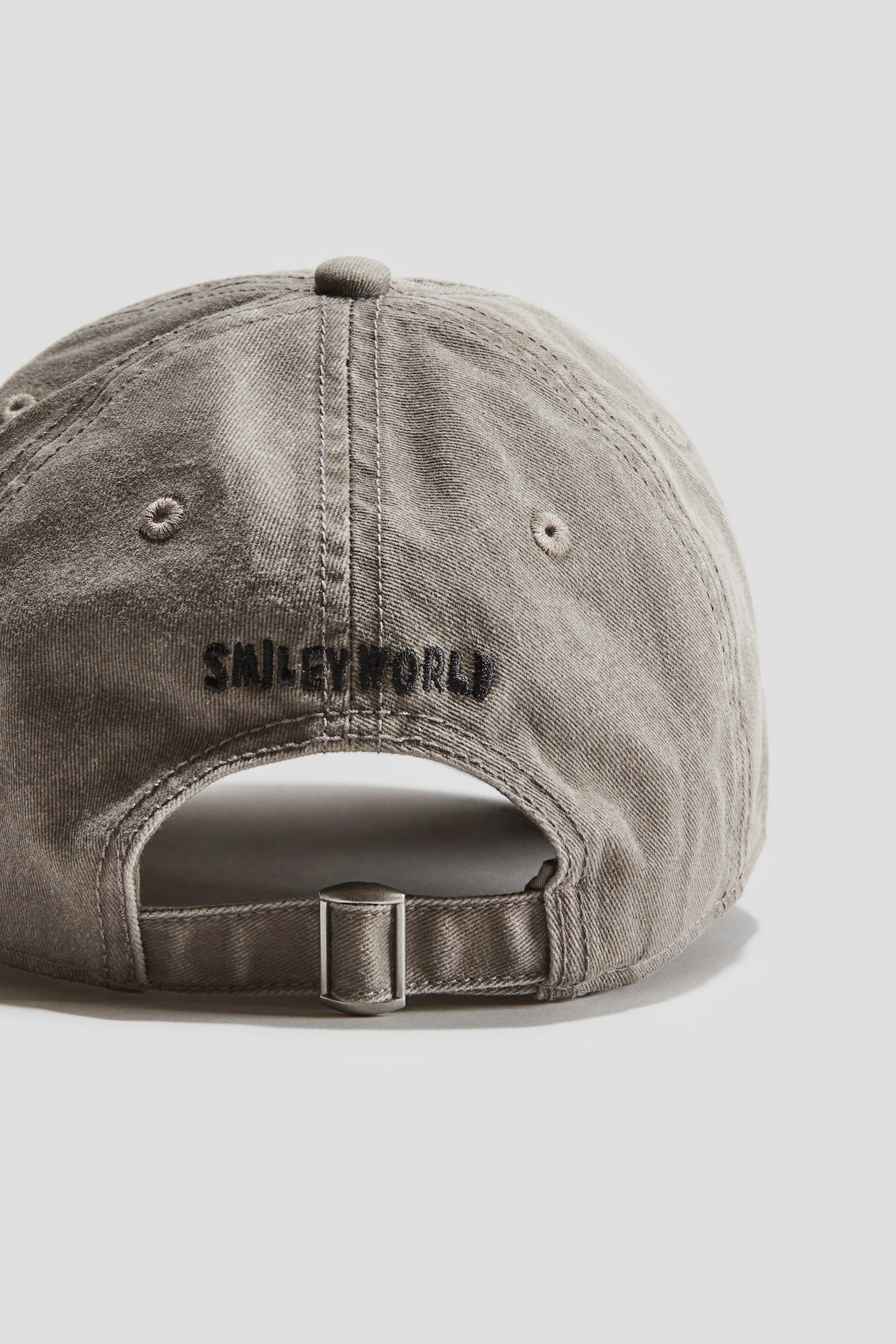 Motif-detail twill cap - Light grey/SmileyWorld®/Dark grey/Kuromi - 2