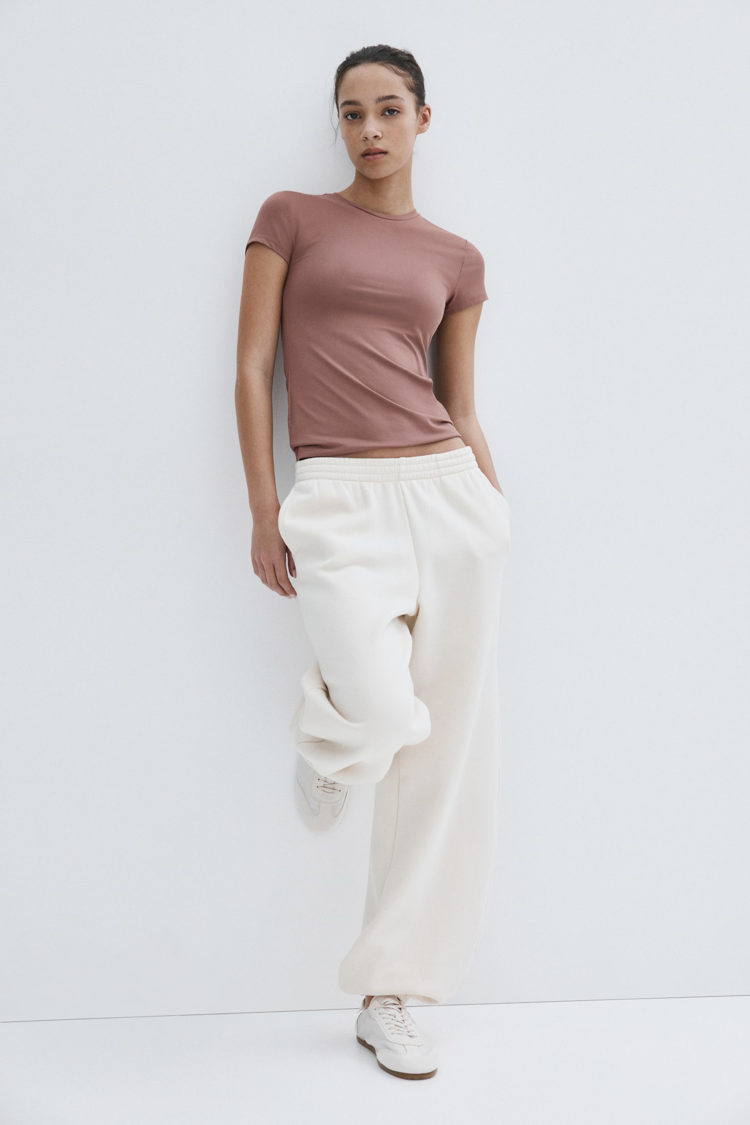 Fitted Microfiber T-shirt - Dusty pink/Dark brown/Black/White/Dark green - 5