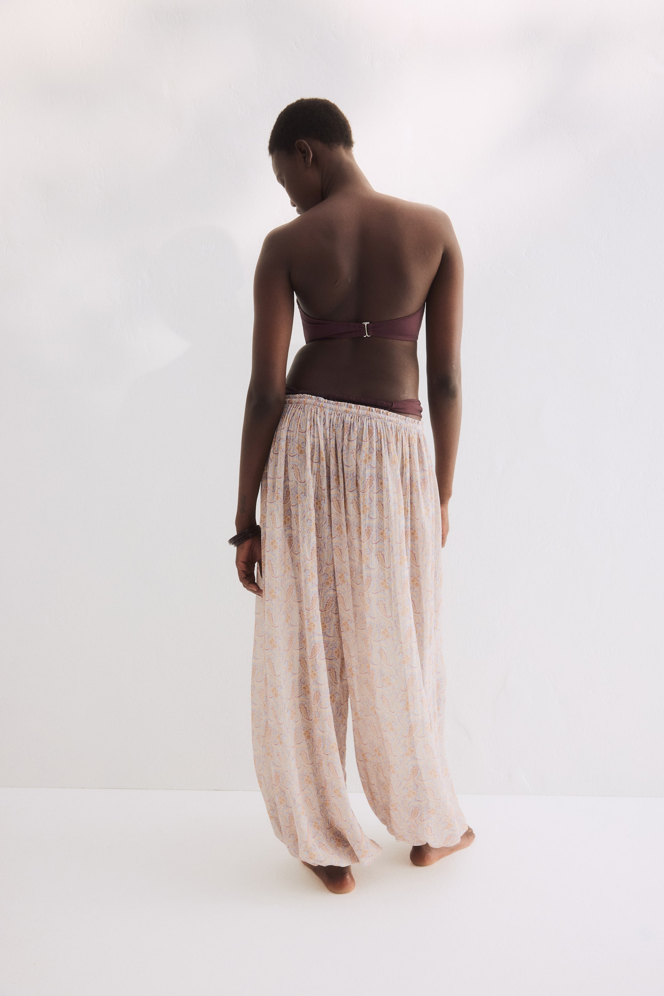 Женские брюки H&M Crinkled Balloon Beach Pants — фото 4