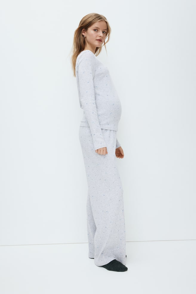MAMA Pyjamas i pointelletrikot-Gråmelert/Blomstret - 7