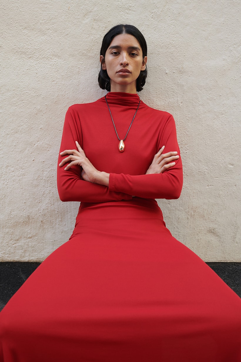 H&M red Maxi dress in soft jersey with a turtle neck, long sleeves and gathered seams at the waist creating a draped effect.

