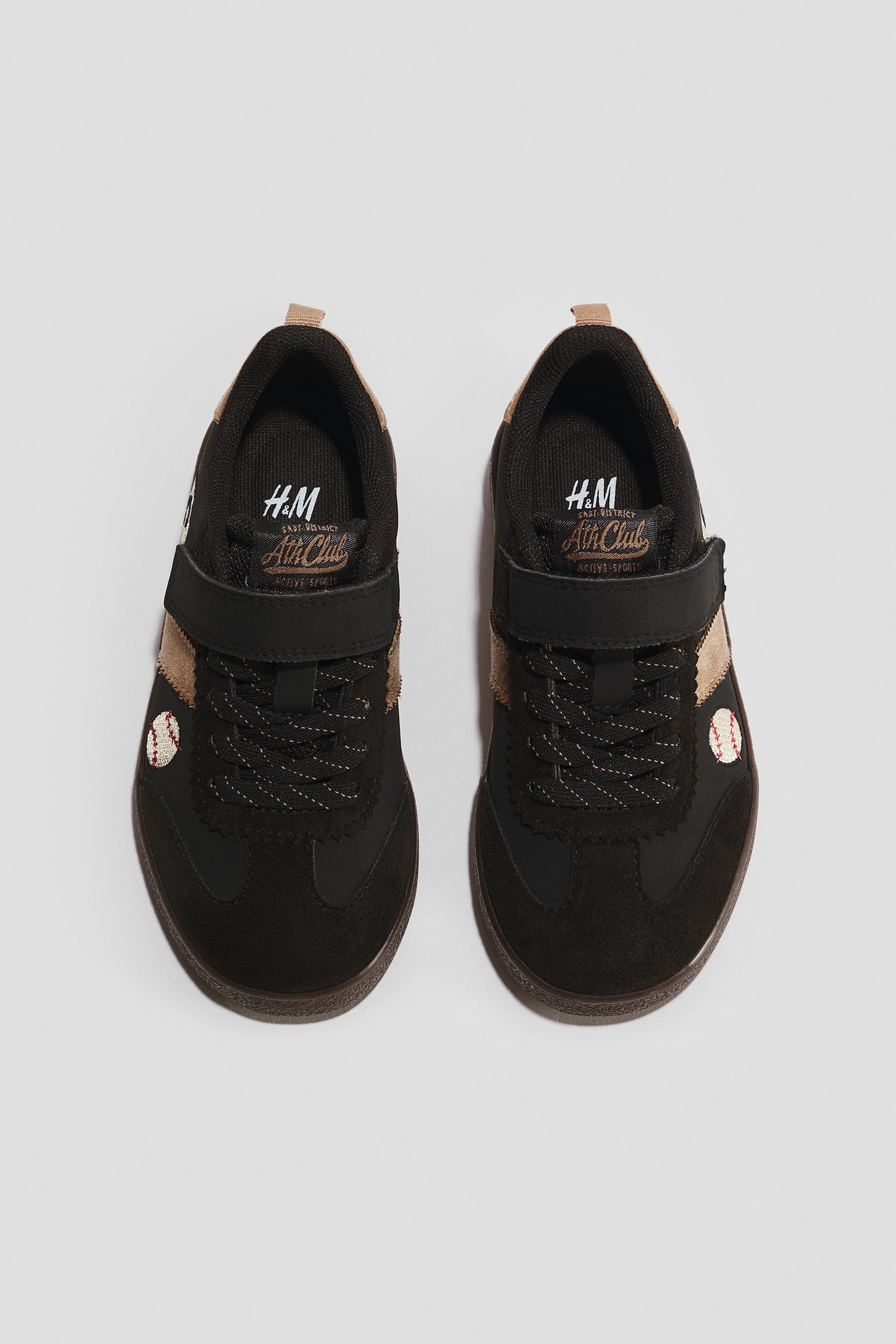 Motif-Detail Sneakers