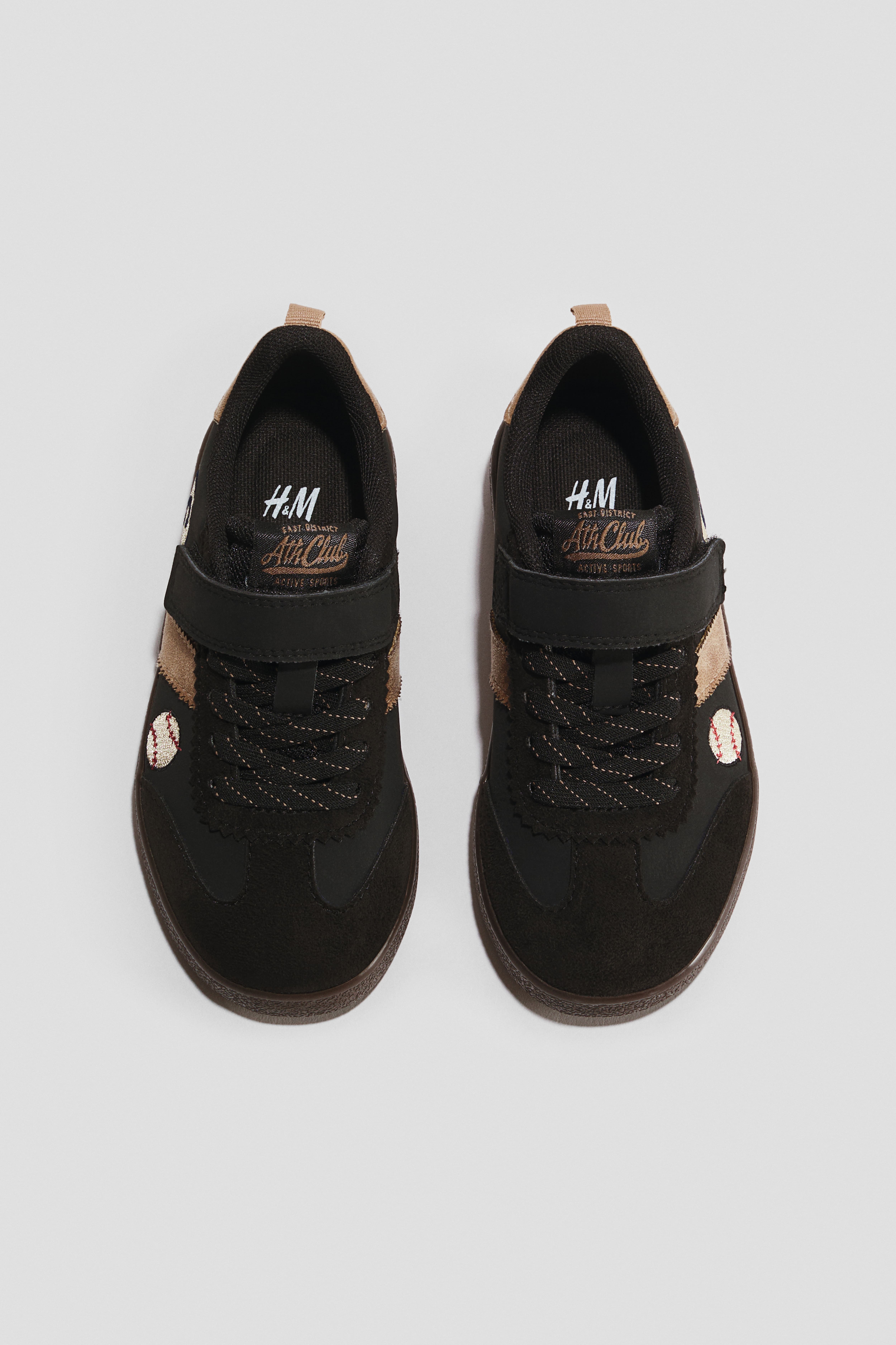 Motif-Detail Sneakers