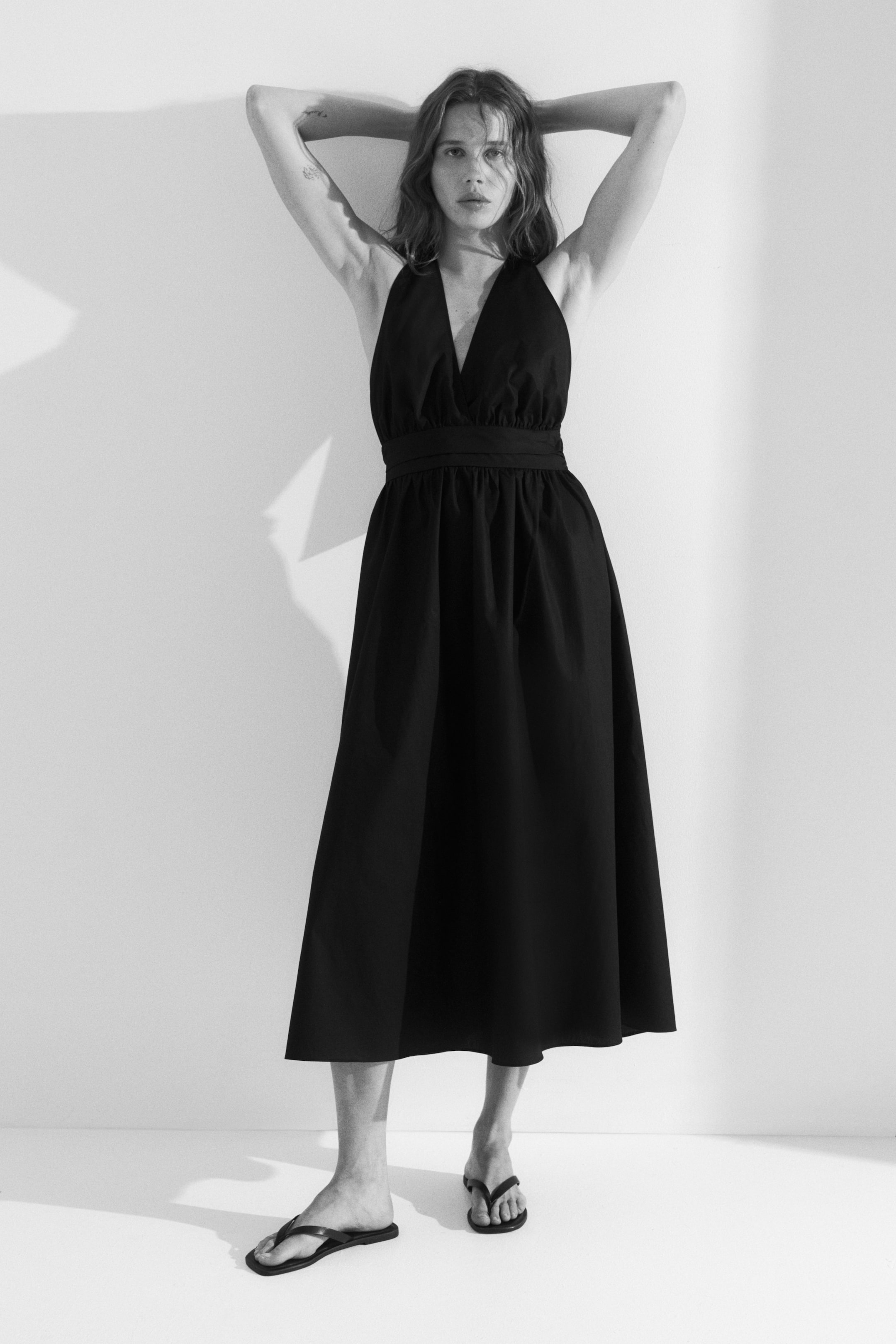 Женские платья H&M Cotton Halterneck Dress — фото 7
