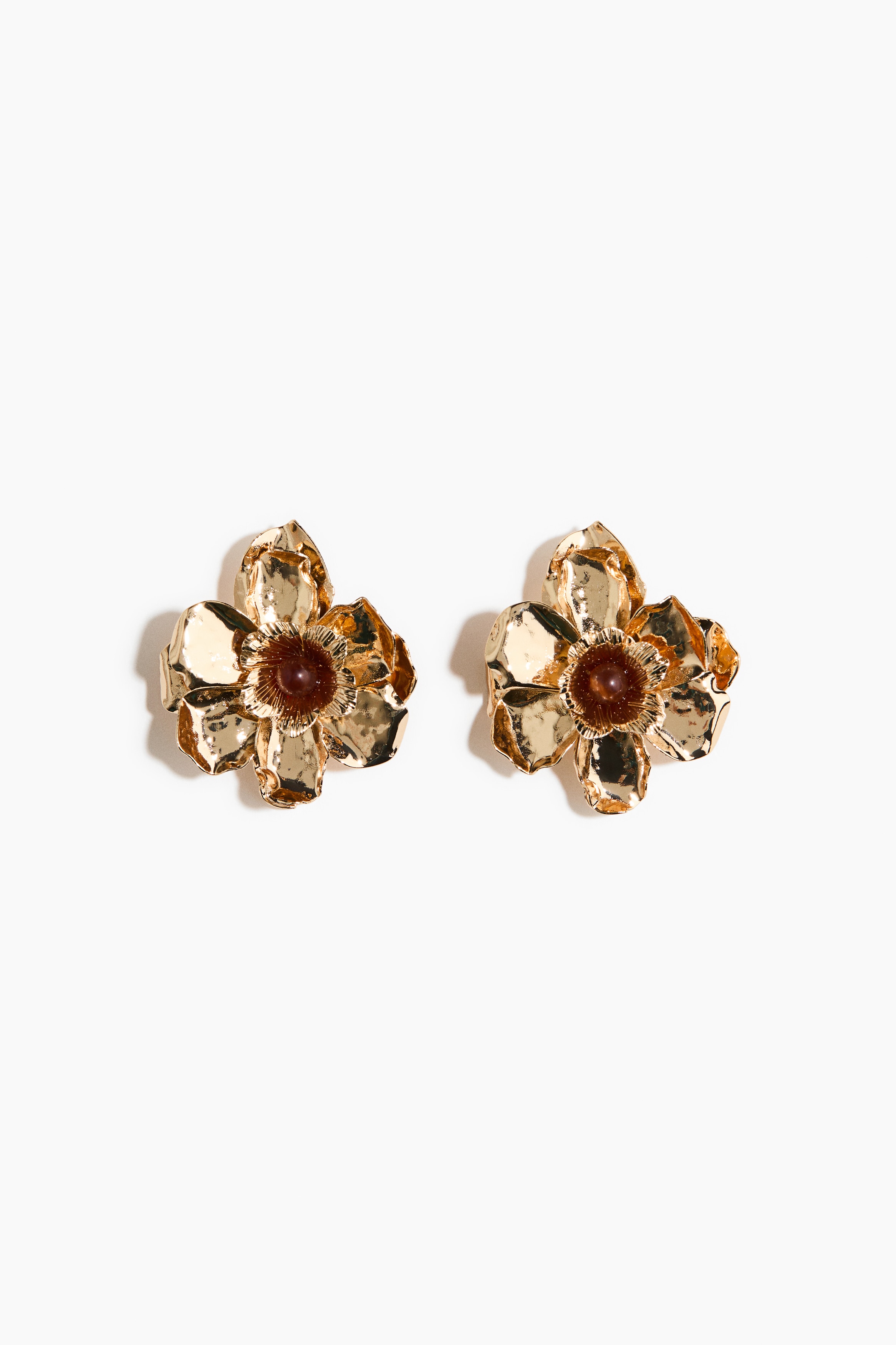 Flower-shaped earrings - Gold-coloured/Brown