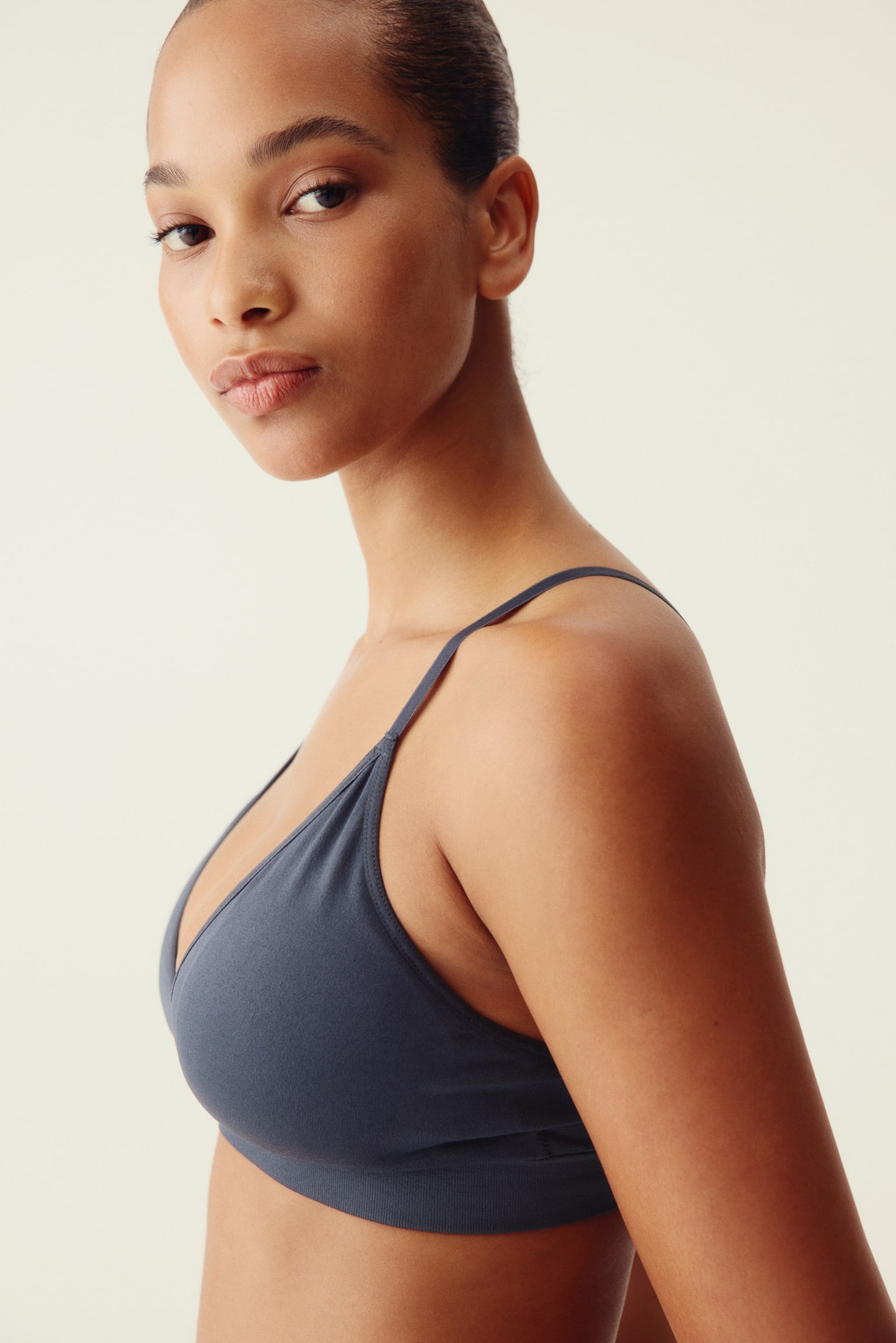 חזייה רכה מרופדת Seamless - כחול כהה/שחור/בז' בהיר/לבן/ורוד מאובק/חום כהה/שחור - 6