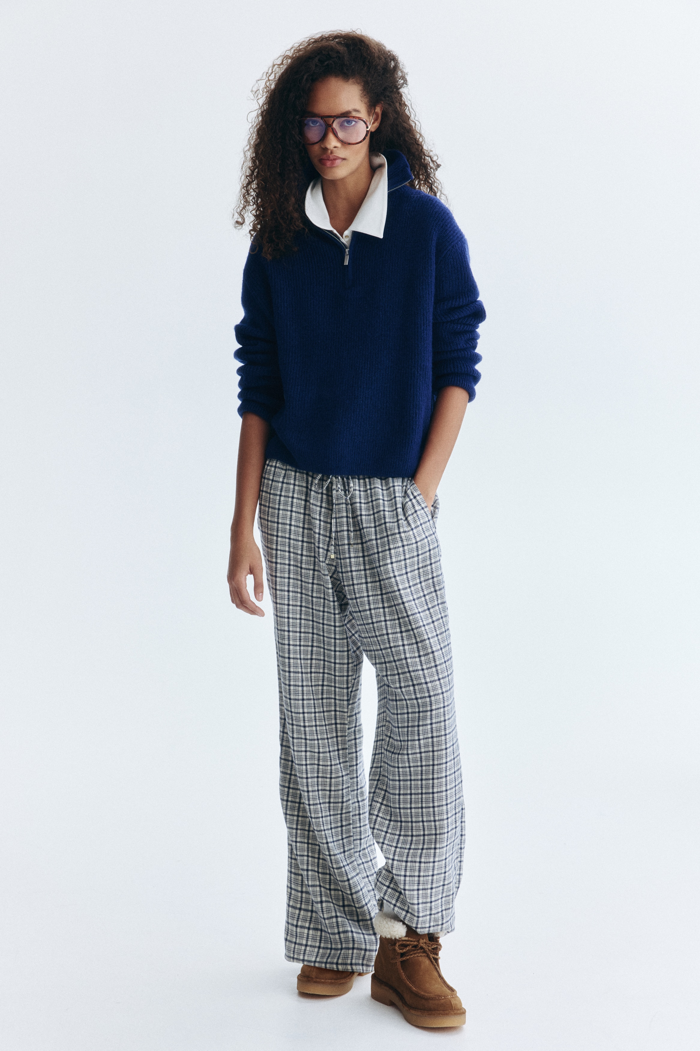 Pantaloni cu șnur - Bej-deschis/în carouri/Albastru-închis/carouri/Roșu/carouri/Roz-deschis/carouri