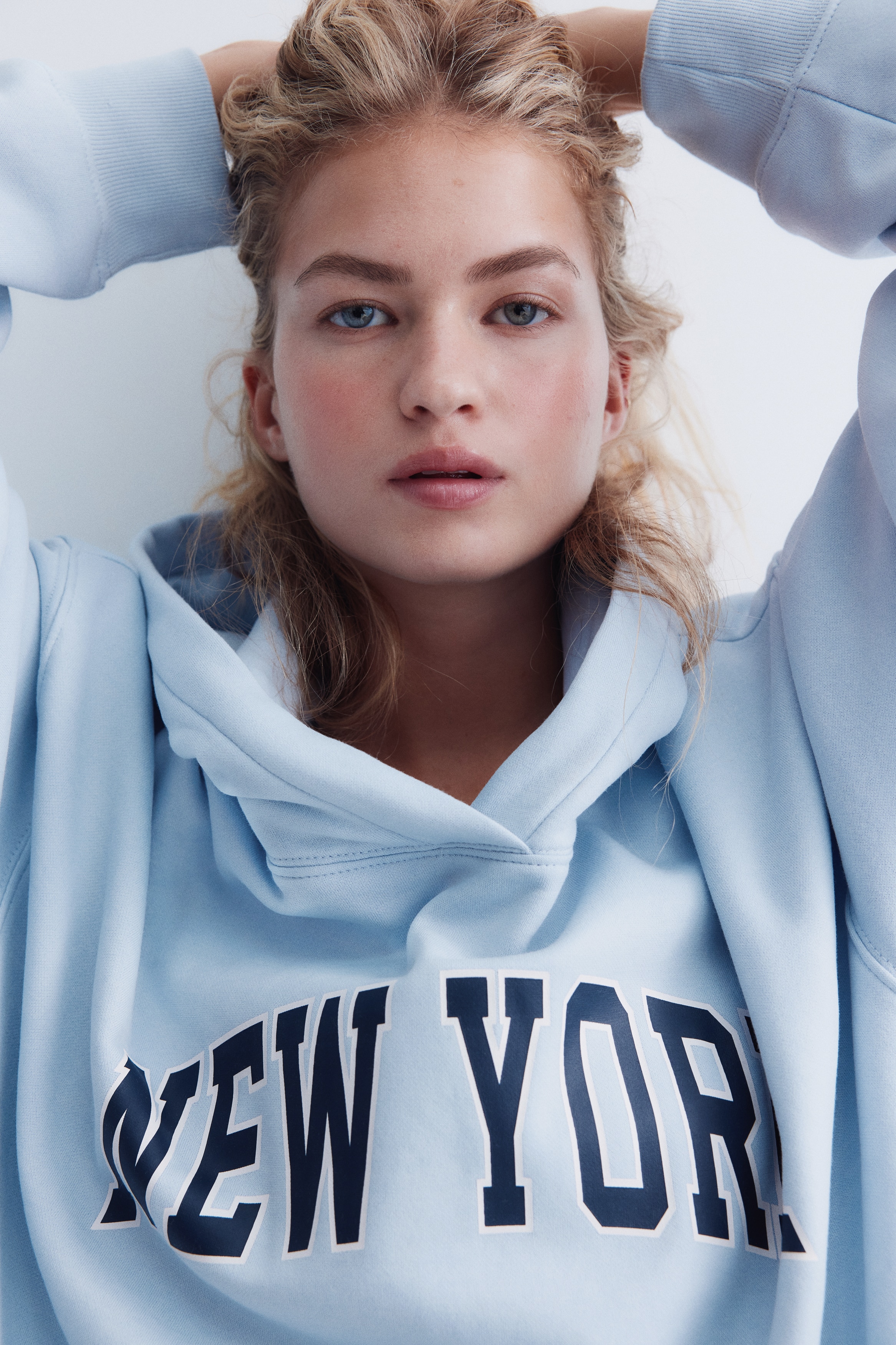 H & M - オーバーサイズスウェットパーカ - ブルー