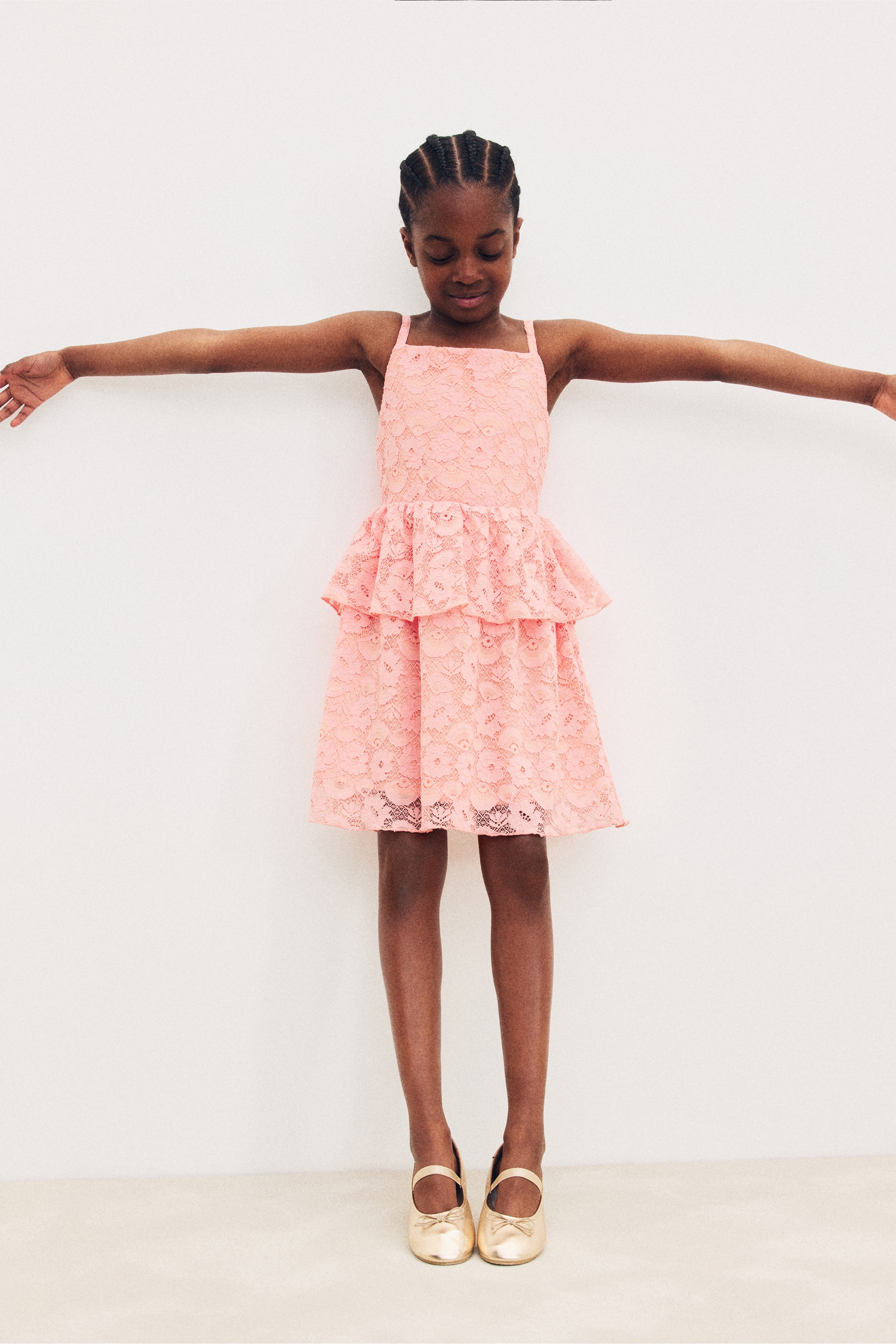 美品✨ケイミー レース キーネック　ペプラム ピンク ワンピース 9 M相当 美品✨ケイミー レース キーネック ペプラム ピンク ワンピース