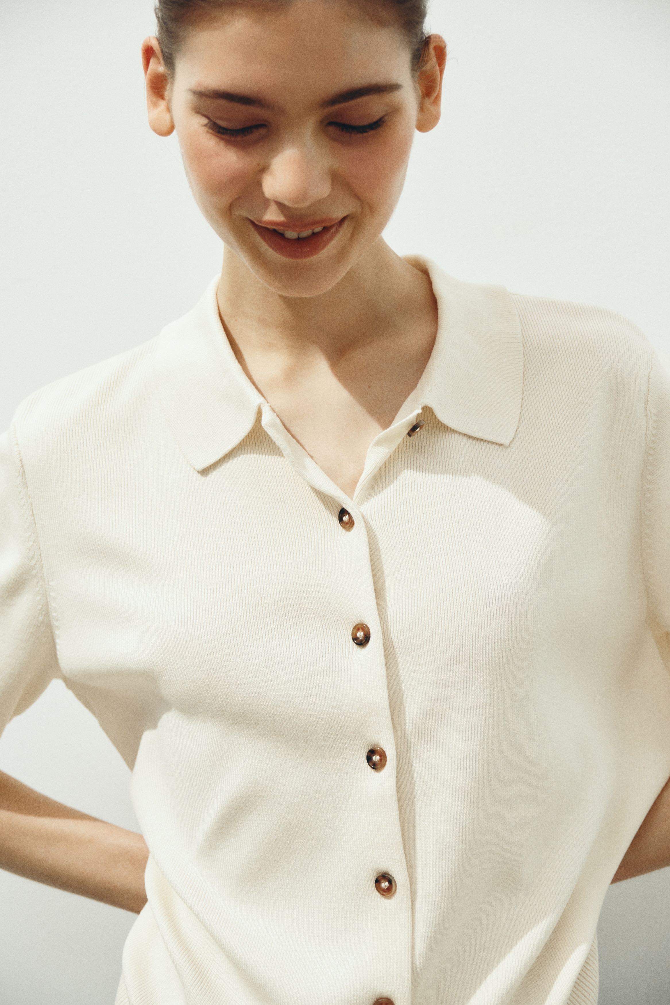 Cardigan med krave - Creme/Mørkebrun/Creme/Klar blå/Beige/Sort/Mørkebrun/Vinrød