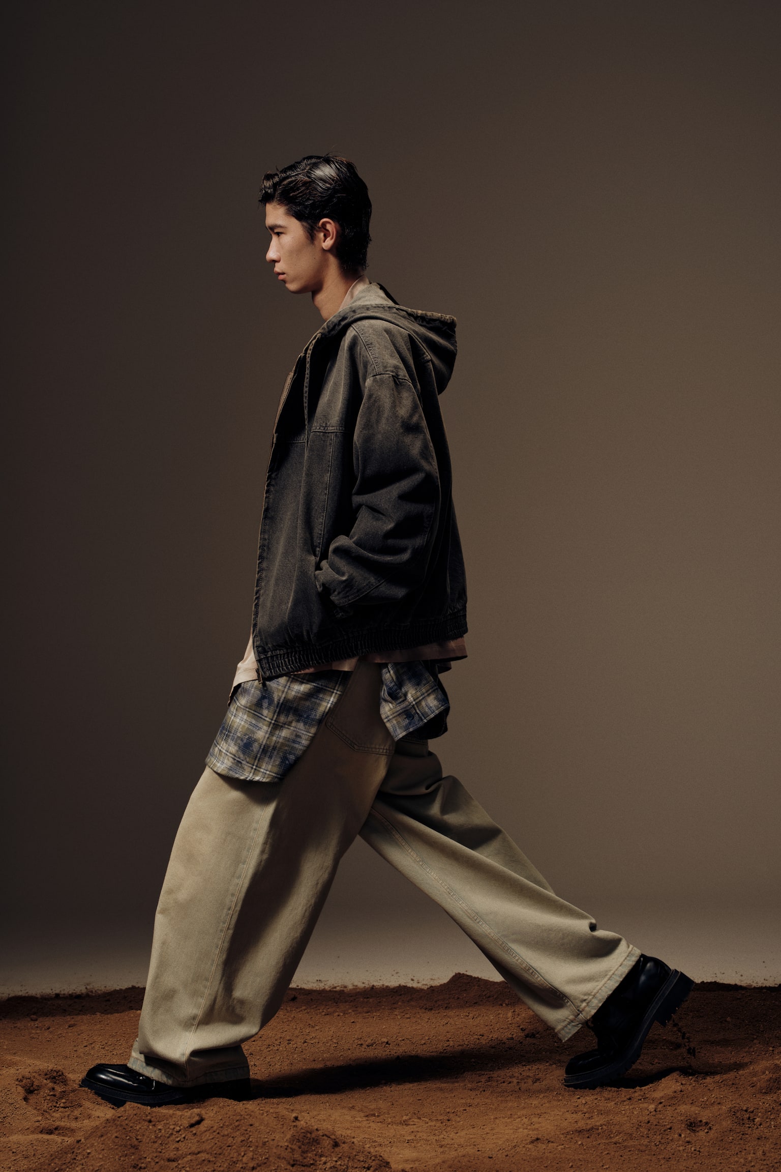 寬鬆剪裁連帽丹寧外套 - 丹寧灰/黑色 - 3