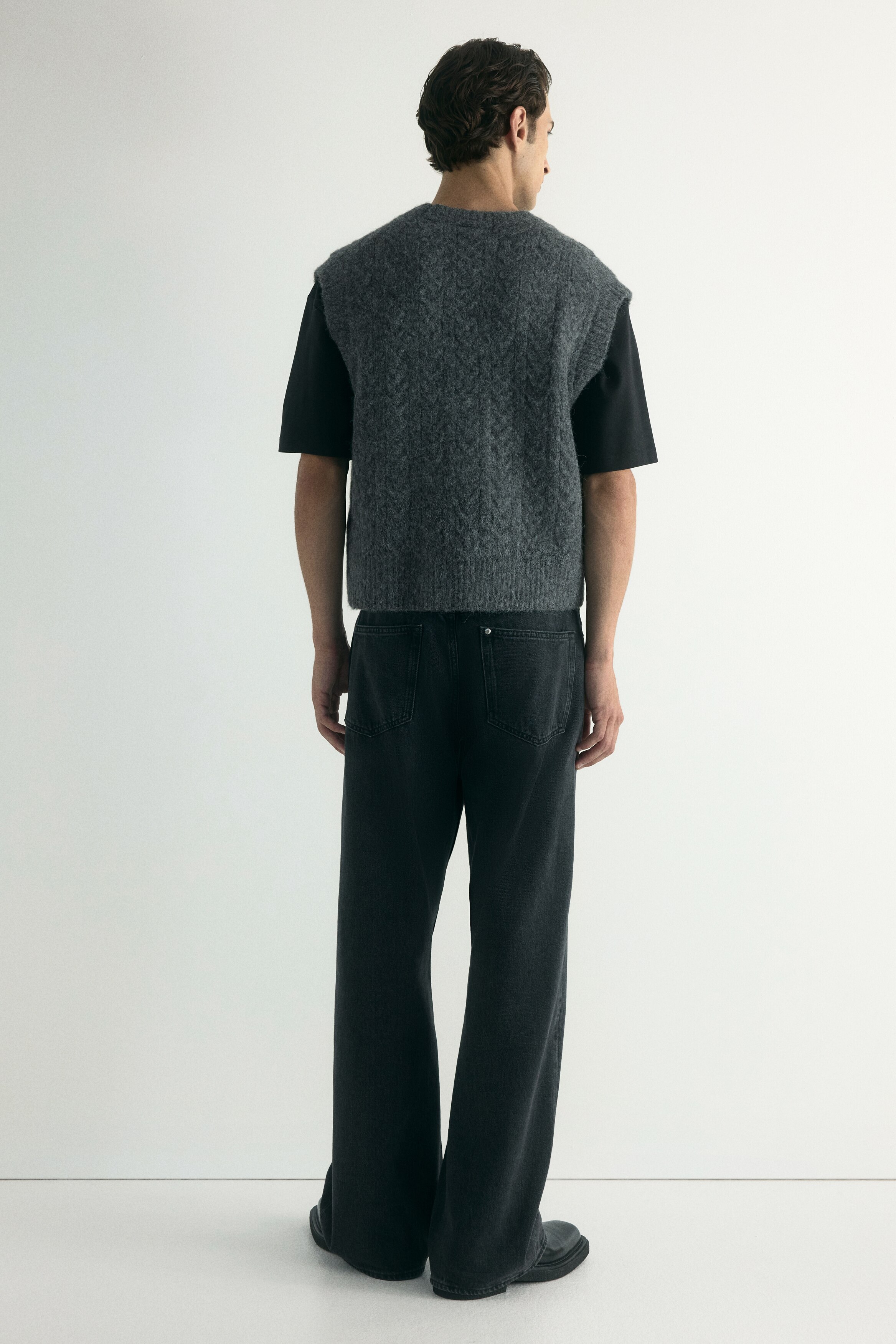 Men's Gray Loose-Fit Cable-Knit Sweater Vest | H&M CA
