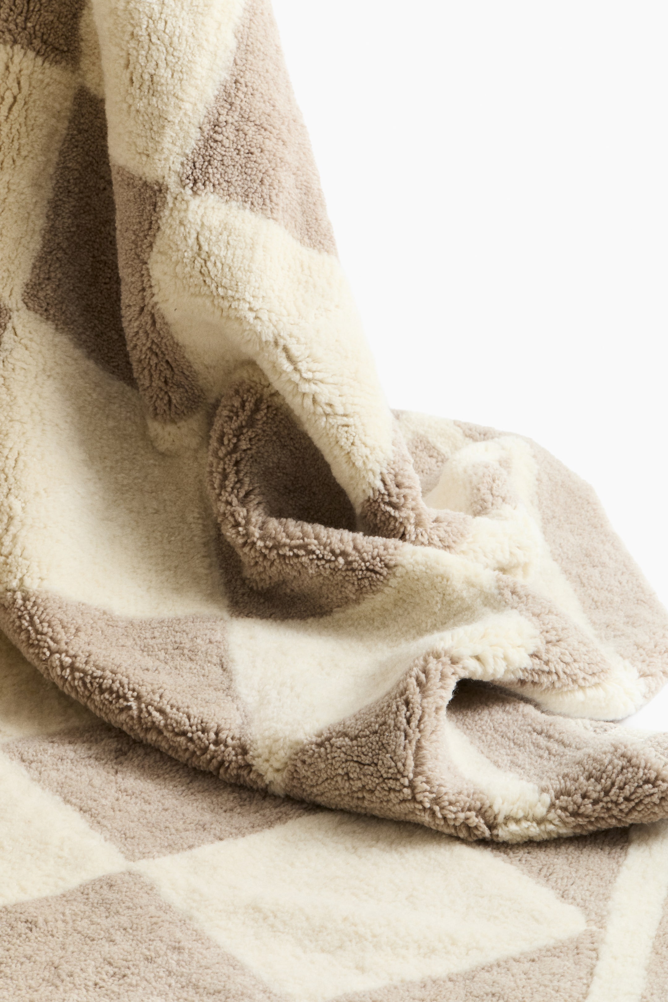 Grotere afbeelding bekijken: Vloerkleed van wolmix met harlekijndessin - Beige/geruit - HOME | H&M NL 2