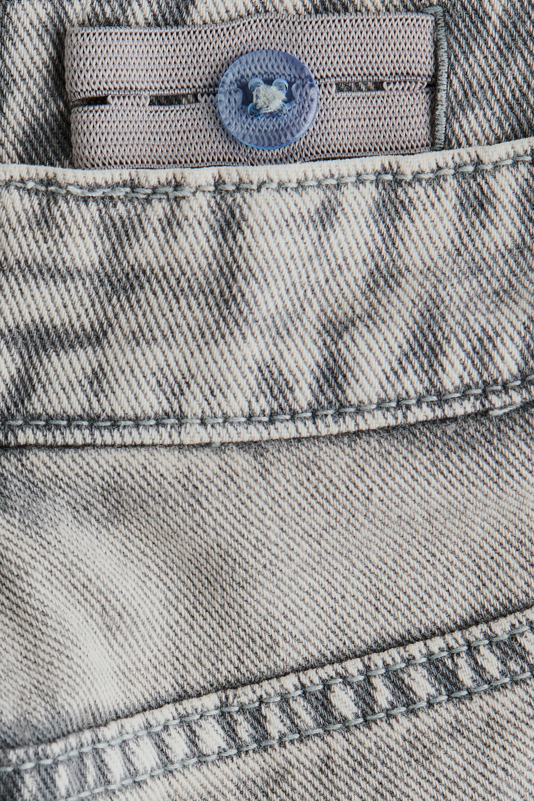 Loose-Fit Jeans
