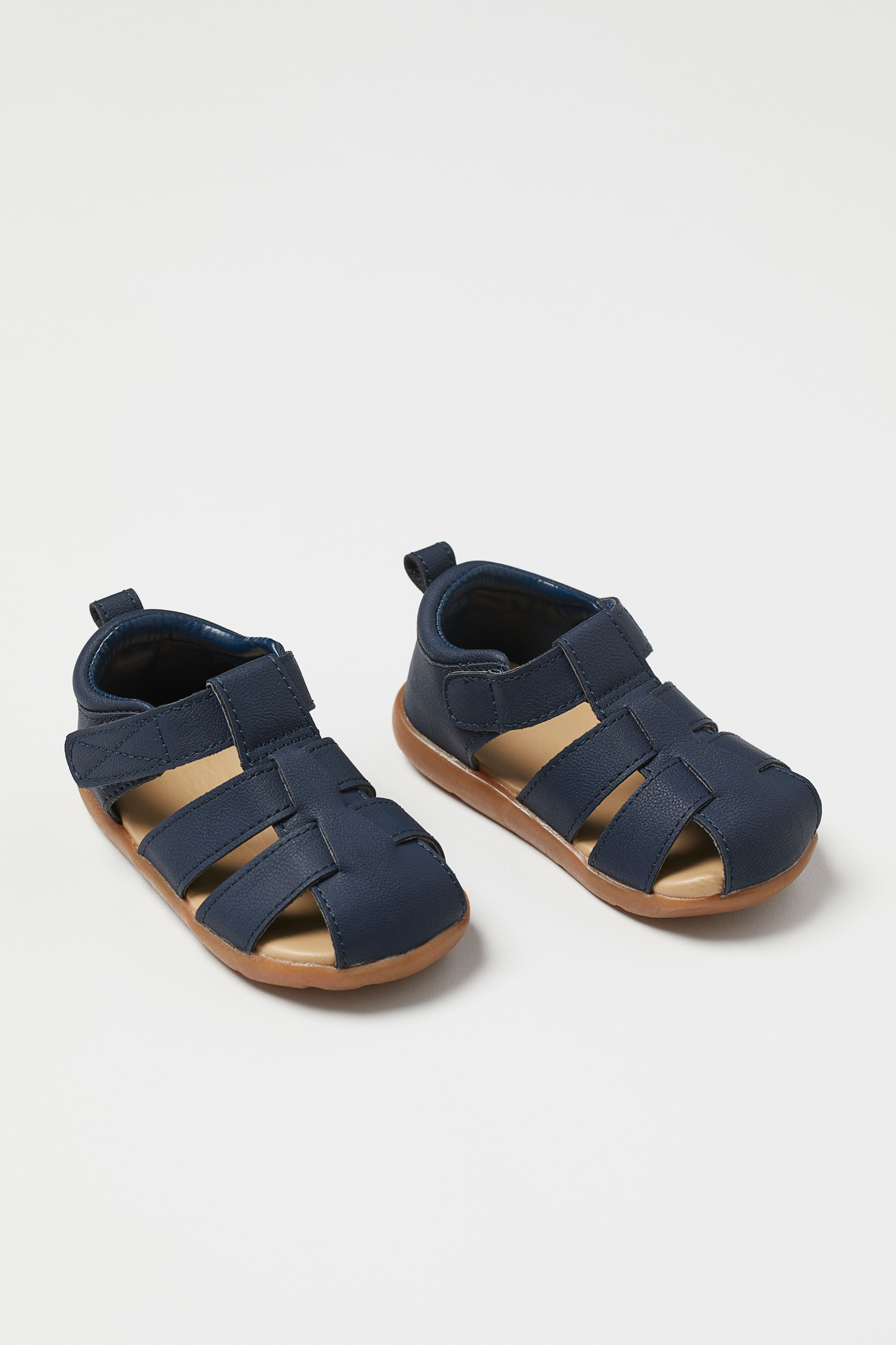 H&m boys sandals best sale