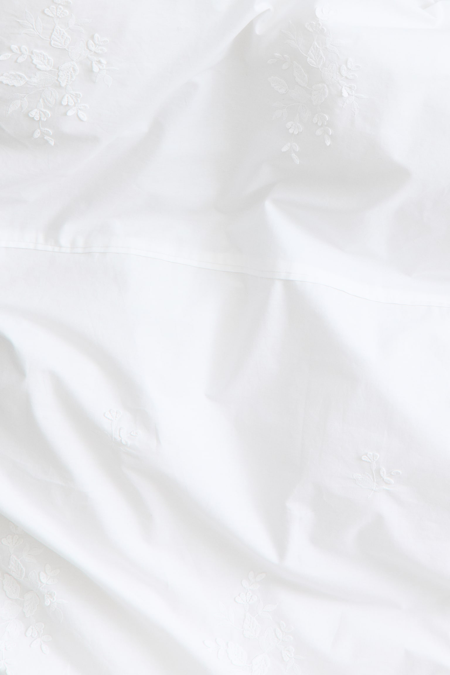 Односпальний постільний комплект із вишивкою - Білий/квітчастий - 3