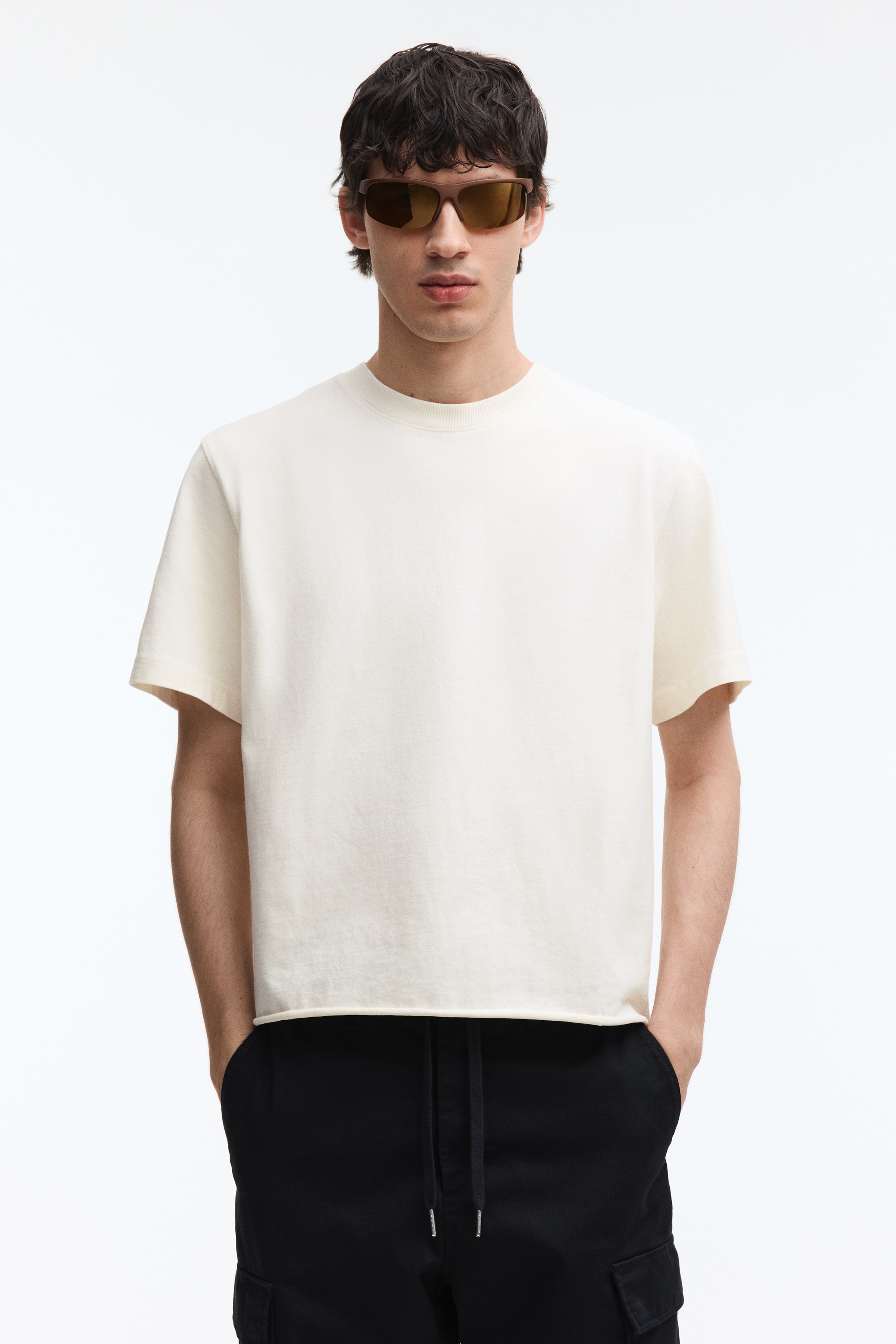 Ausgewaschenes T-Shirt in Regular Fit - Cremefarben/Dunkelgrau/Dunkelblau