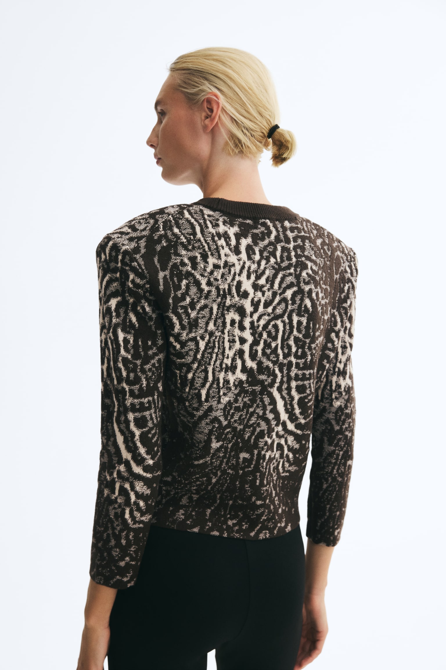 Женский свитер H&M Merino Wool with Shoulder Pads, цвет: Коричневый / Леопардовый с принтом — фото 5