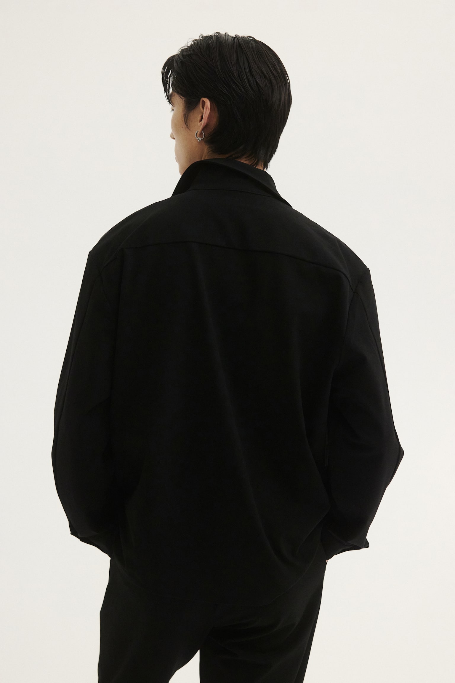 Мужская рубашка H&M Four-Way Stretch Regular-Fit Overshirt, цвет: Чёрный — фото 5