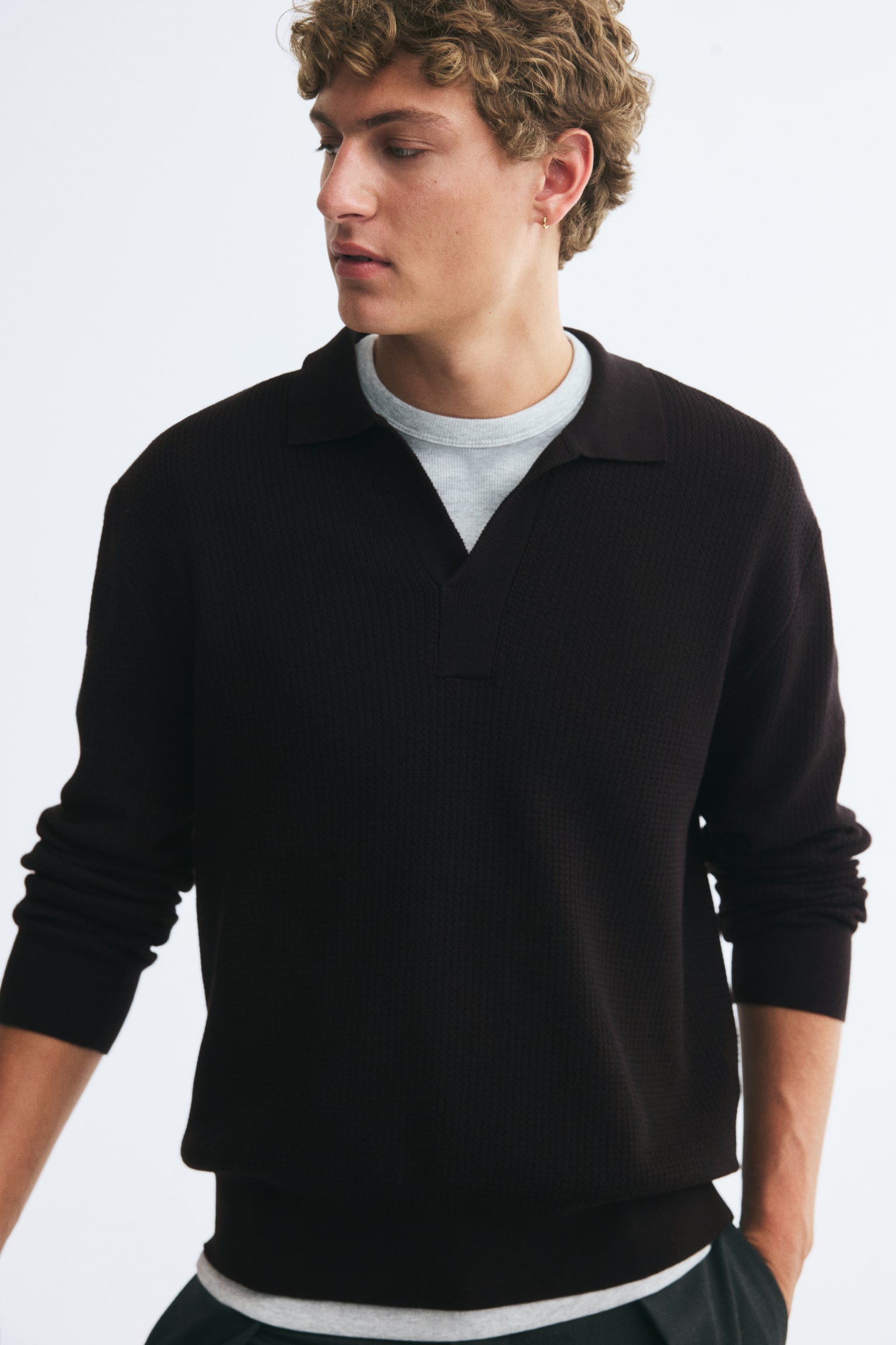 Мужское поло H&M Relaxed-Fit Knit Polo Shirt, цвет: Чёрный — фото 4