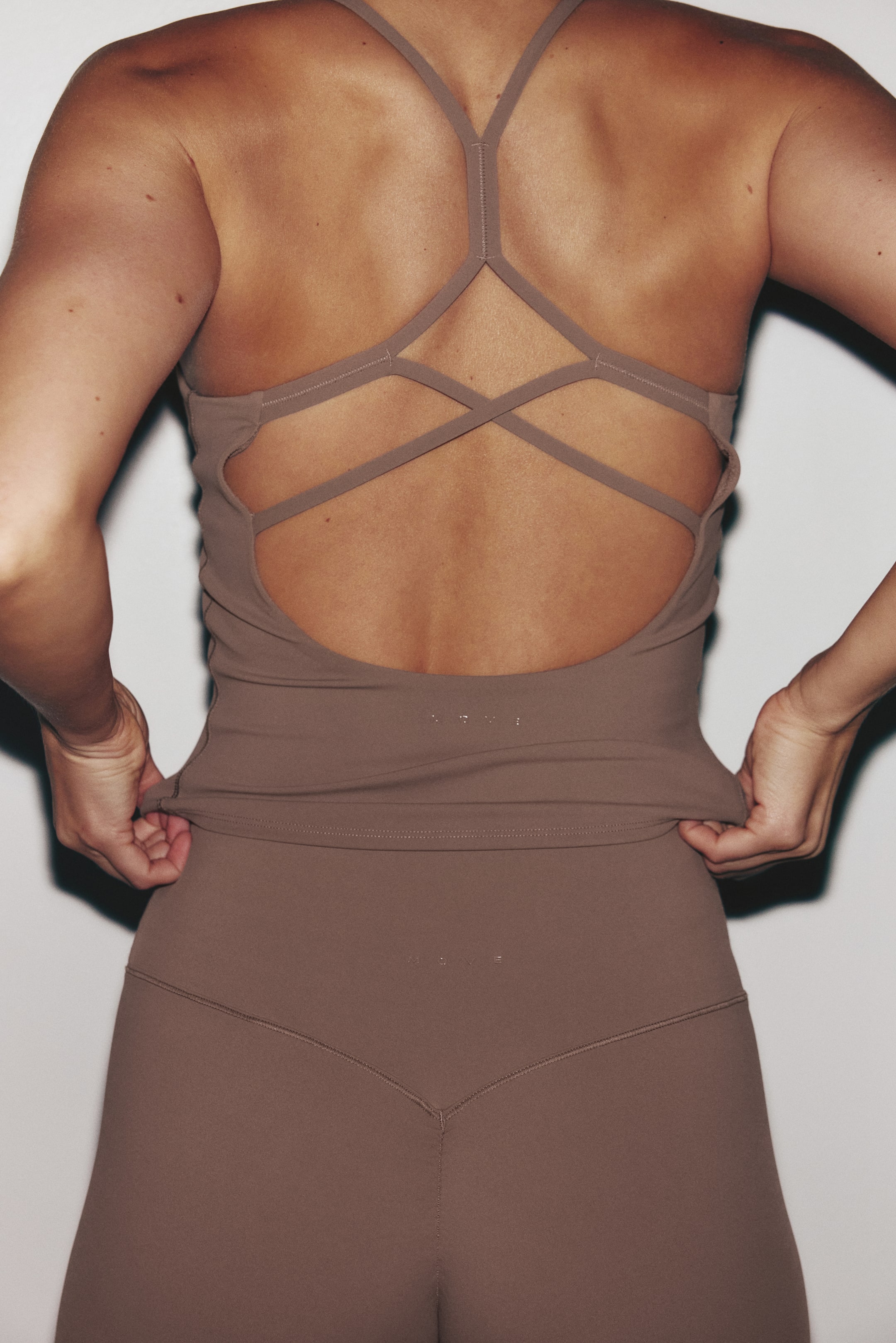 View larger image: Sports vest top with SculptMove™ - Beige - Ladies | H&M IN 6