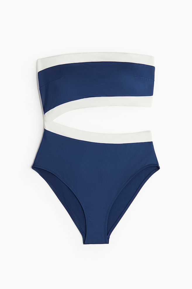 Bandeau-Badeanzug mit Cut-out und wattierten Cups - Dunkelblau/Weiß - 1