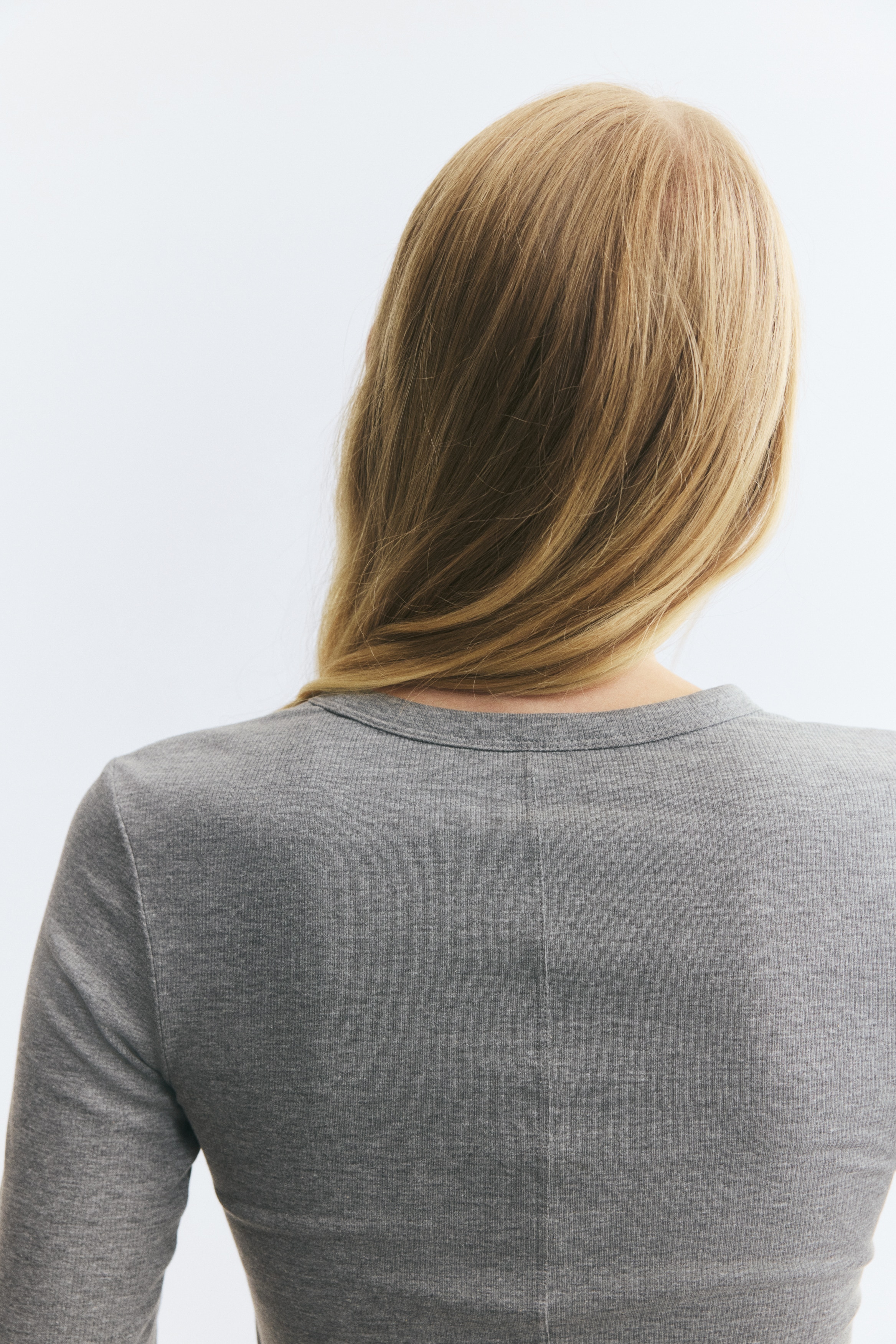 Long-Sleeved Ribbed Top thumbnail 4