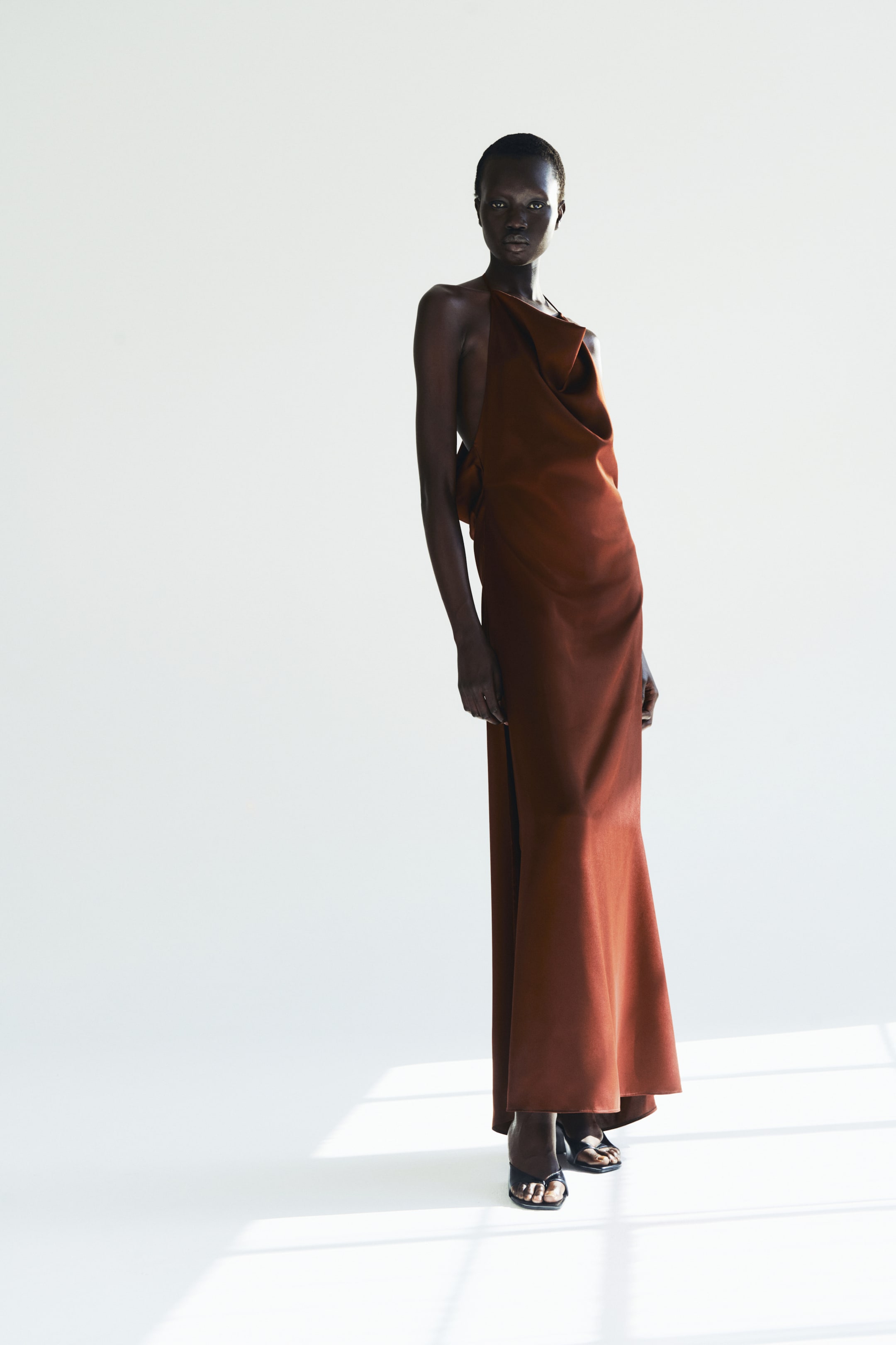 Женские платья H&M Satin Halterneck Dress — фото 3