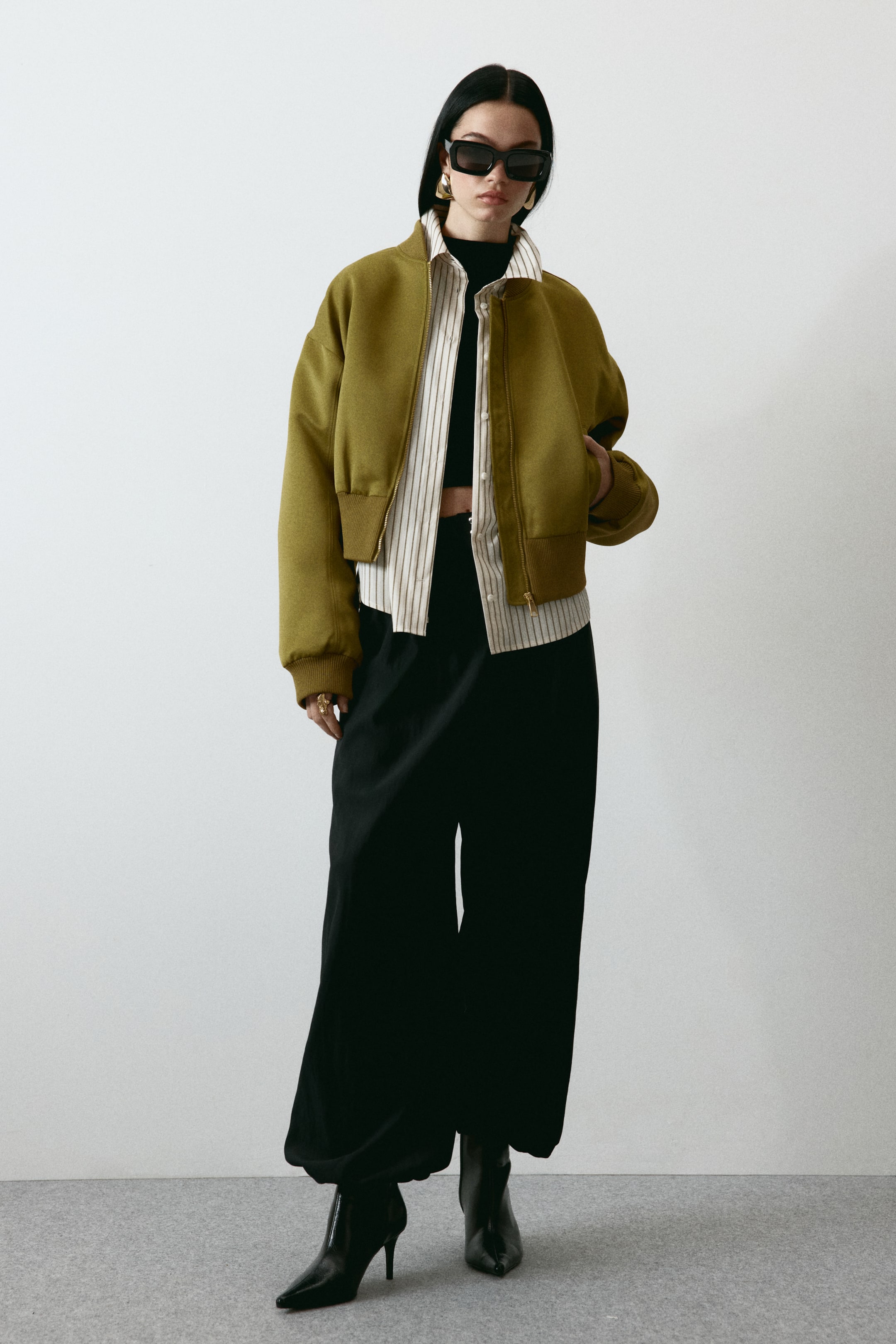 View larger image: Bomber jacket - Golden olive - Ladies | H&M IN 3