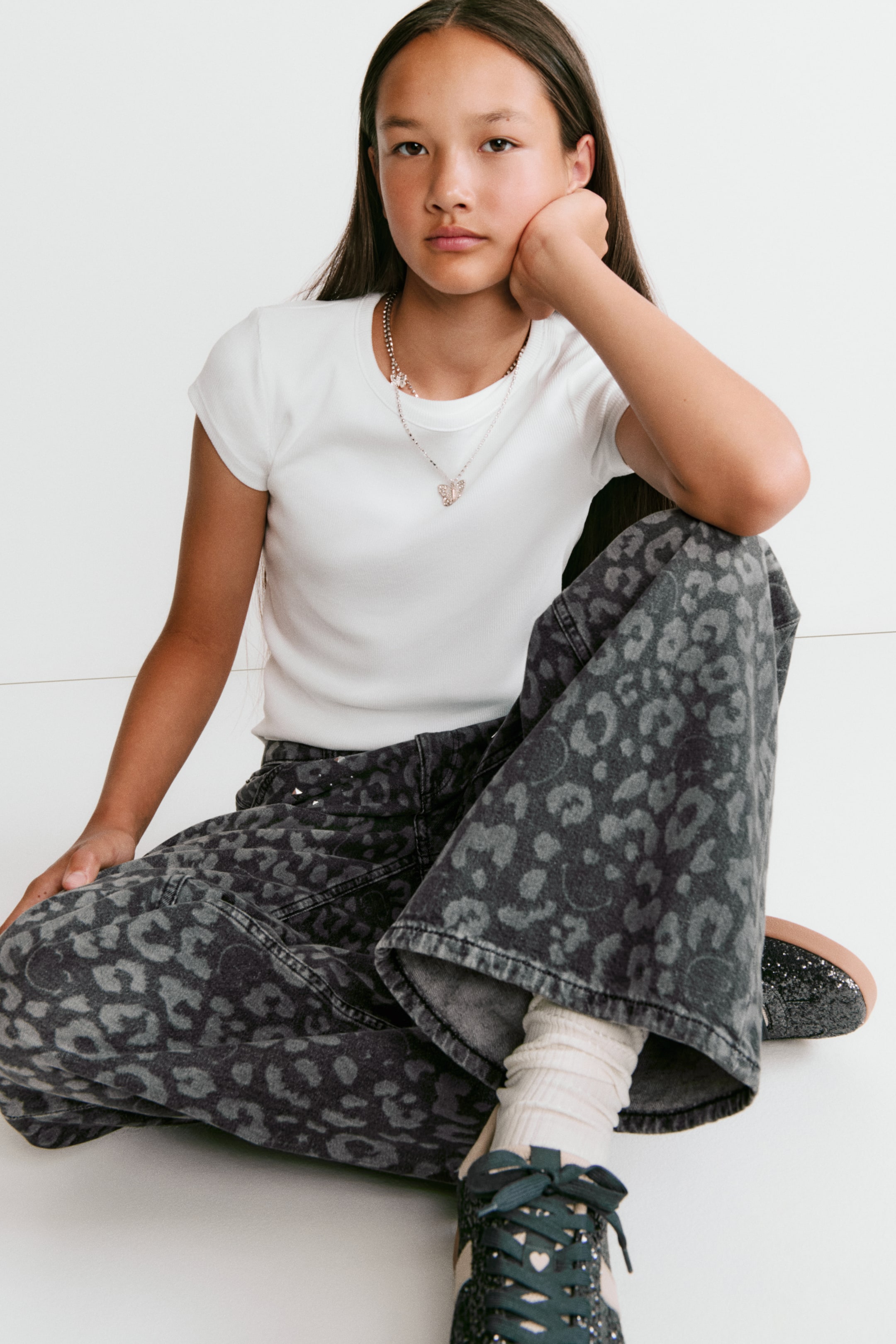 Wide-Leg Low Jeans
