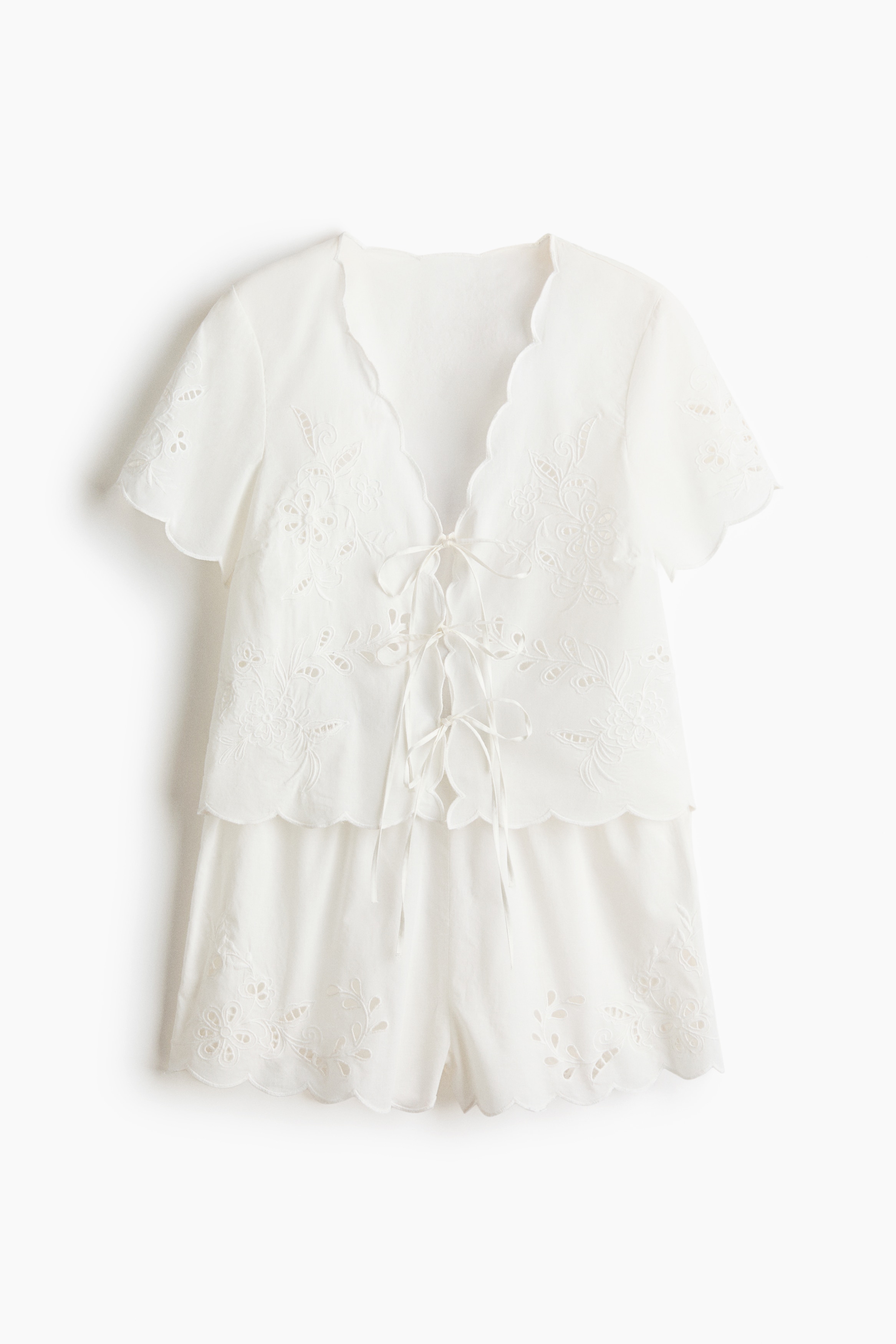 Natsæt i bomuld med broderie anglaise - Hvid