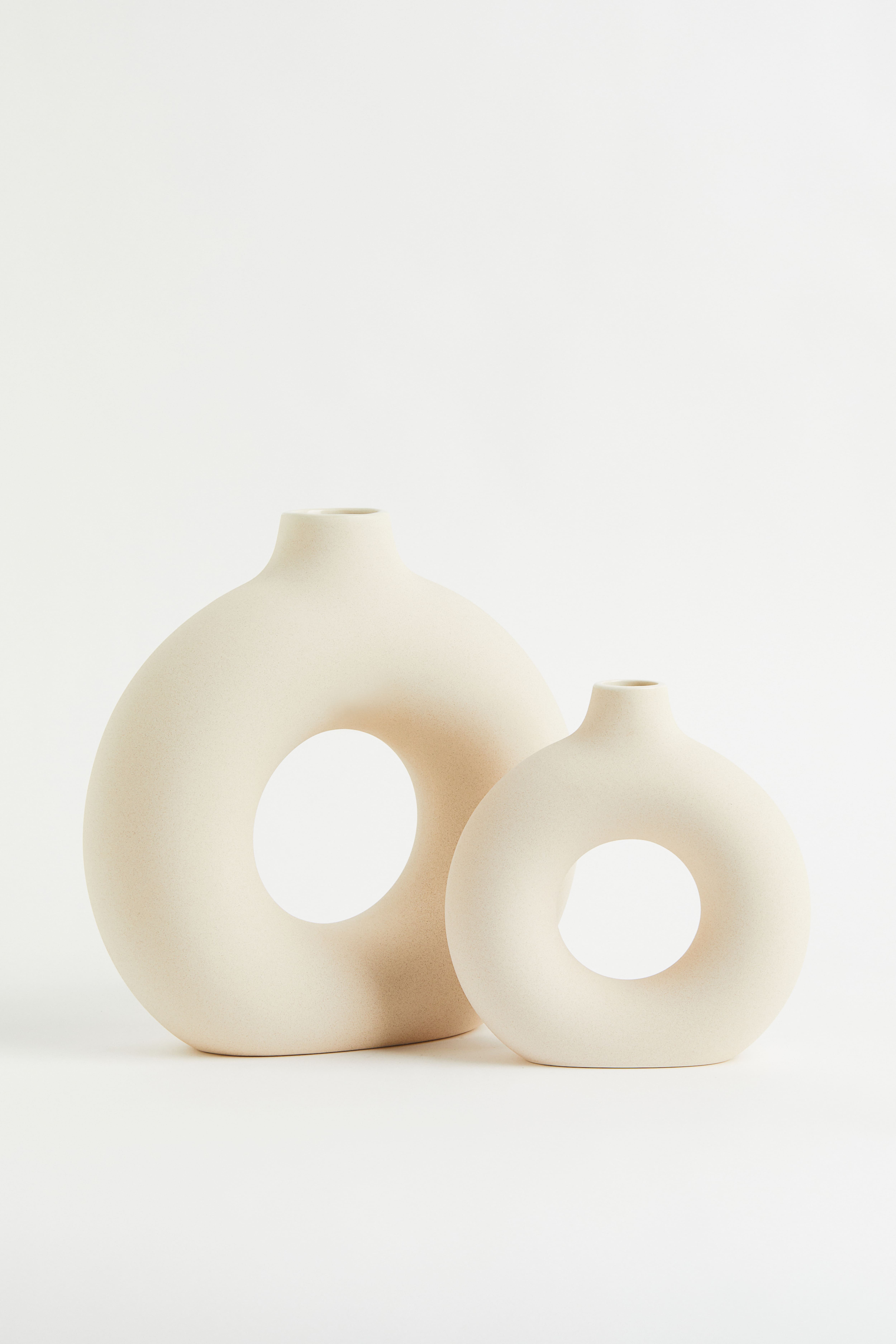 H&M Irregular Vase deals - Black Donut Vase