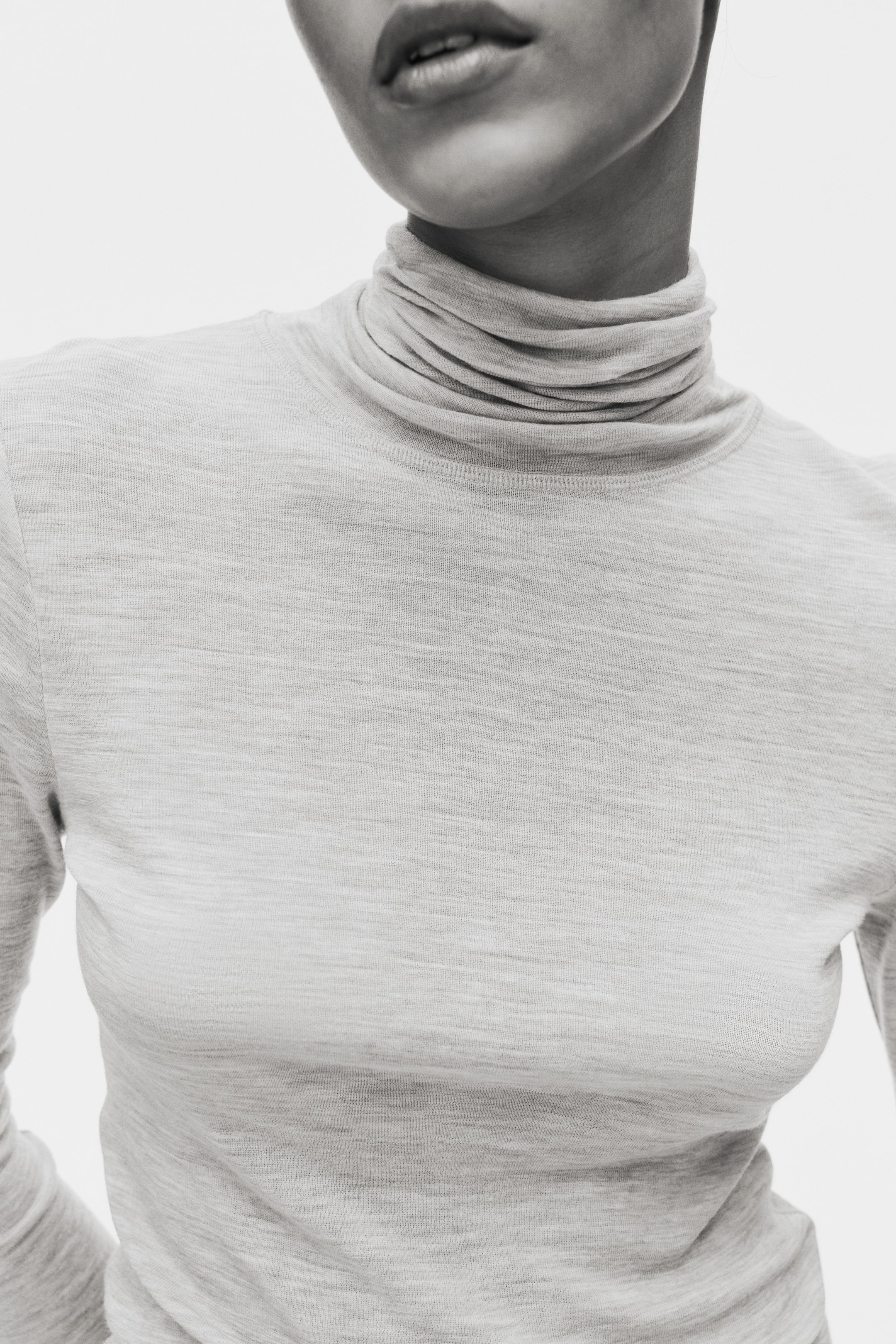 Ver imagen más grande: Top de lana con cuello alto - Beige grisáceo claro jaspeado - MUJER | H&M ES 2