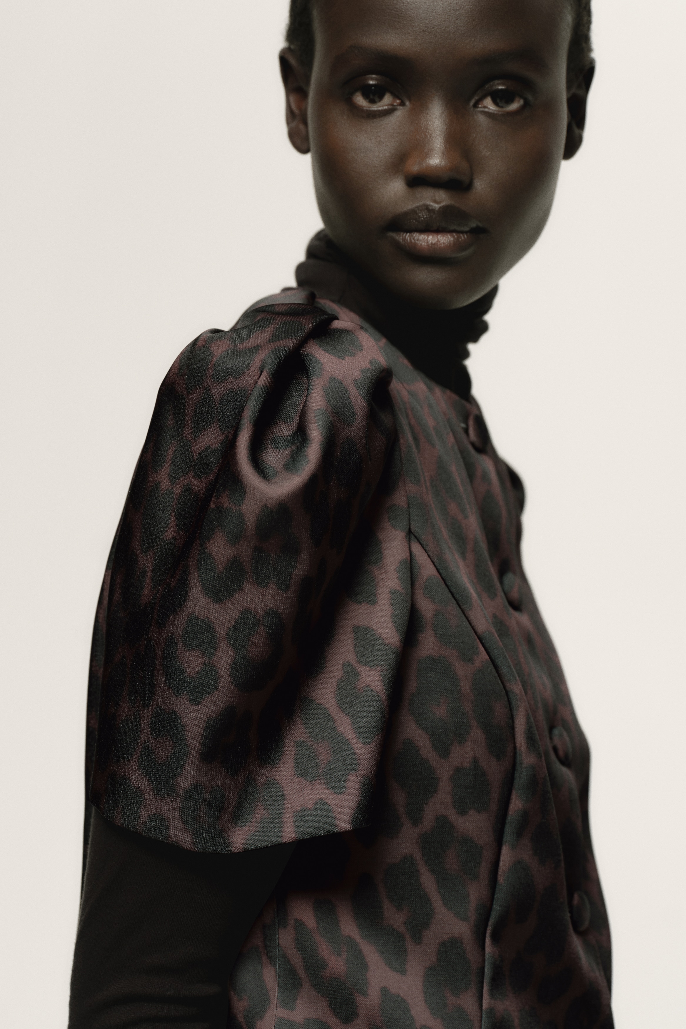 Puff-sleeved blouse