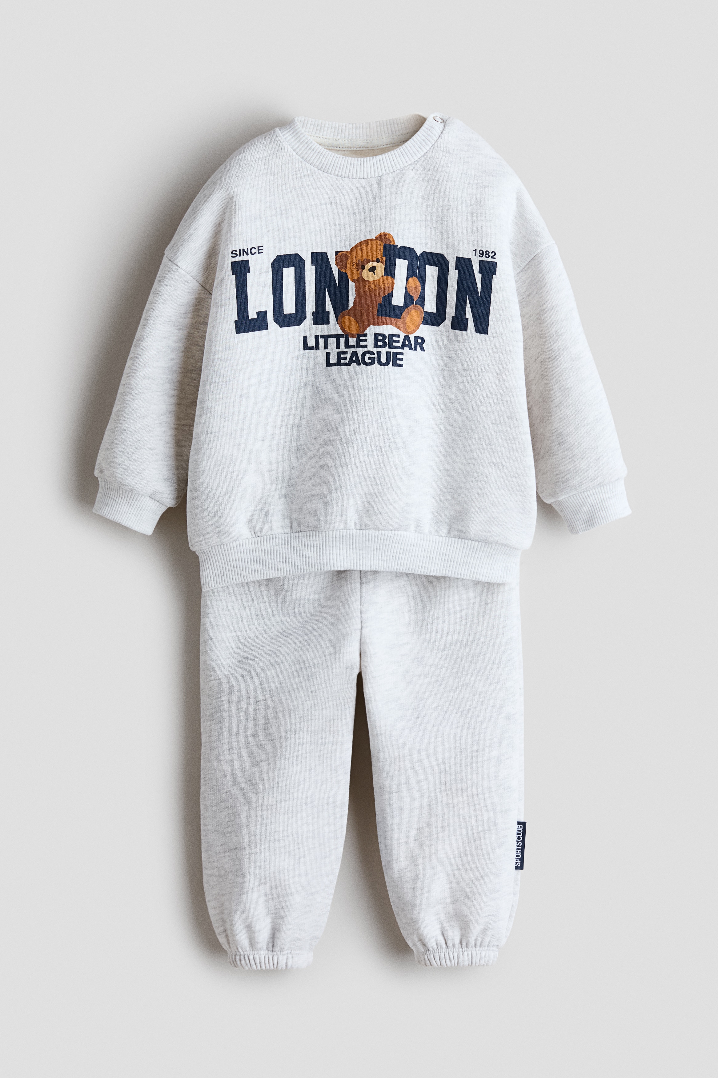 2-piece printed sweatshirt setModel
