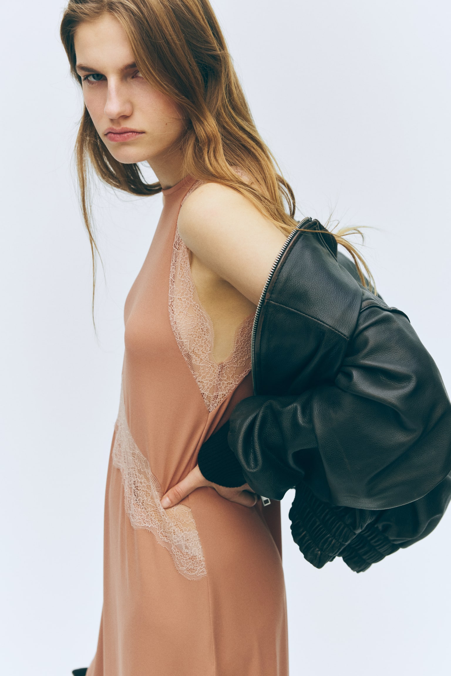 Женское платье H&M Lace-Trimmed, цвет: Бежевый — фото 4