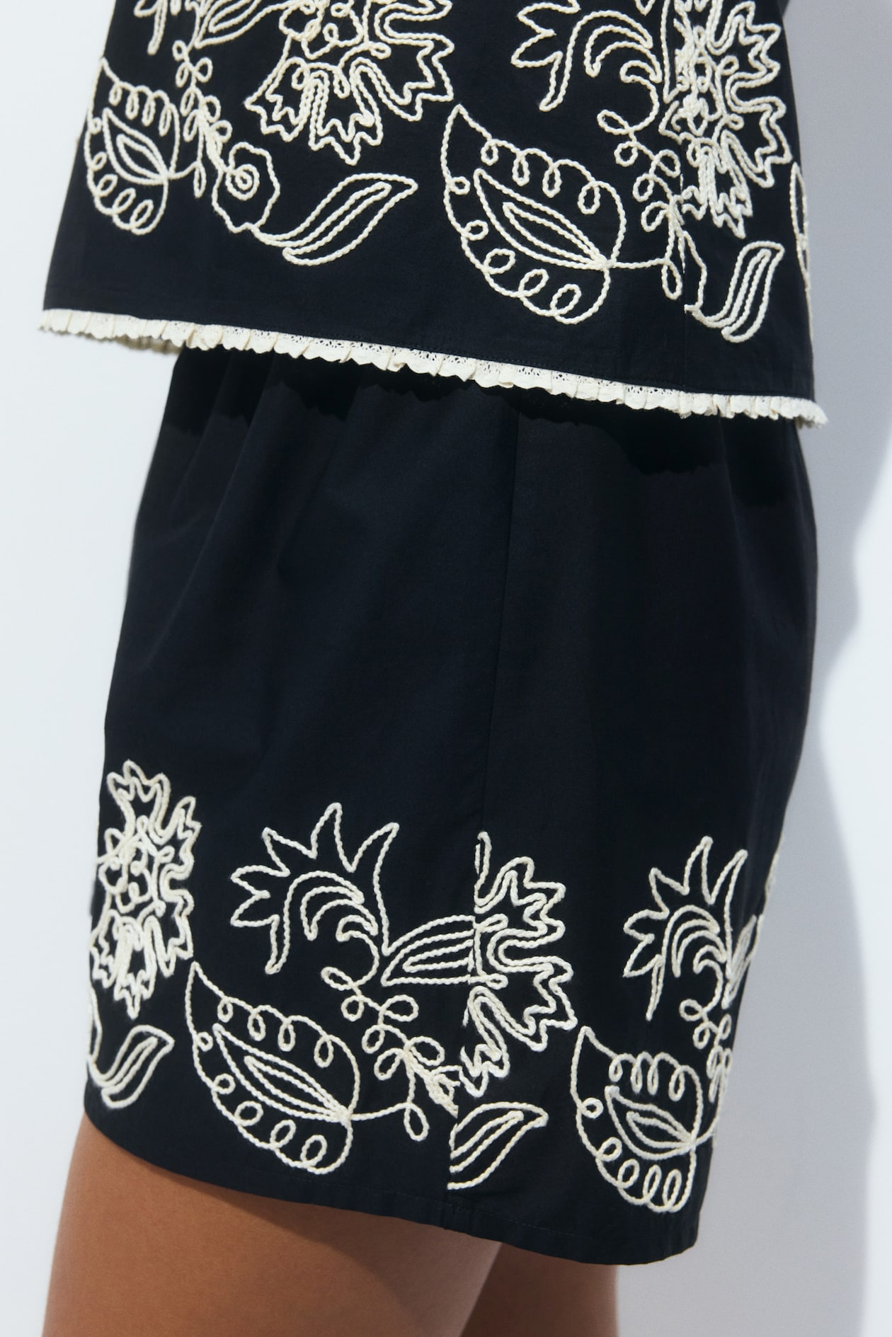 Embroidered Cotton Beach Shorts - image 4