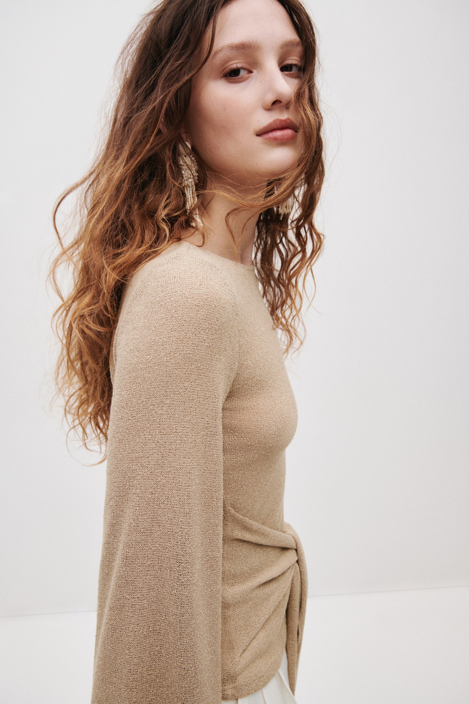 Tie-detail knitted top - Beige/Dunkelbraun - 6