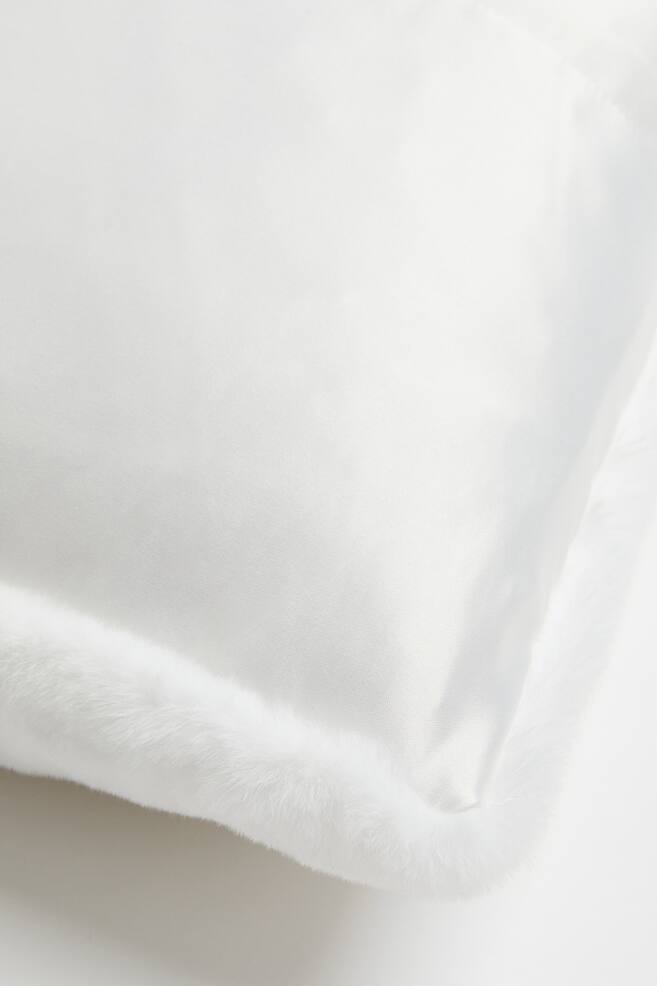 Fluffy cushion cover - White - 2