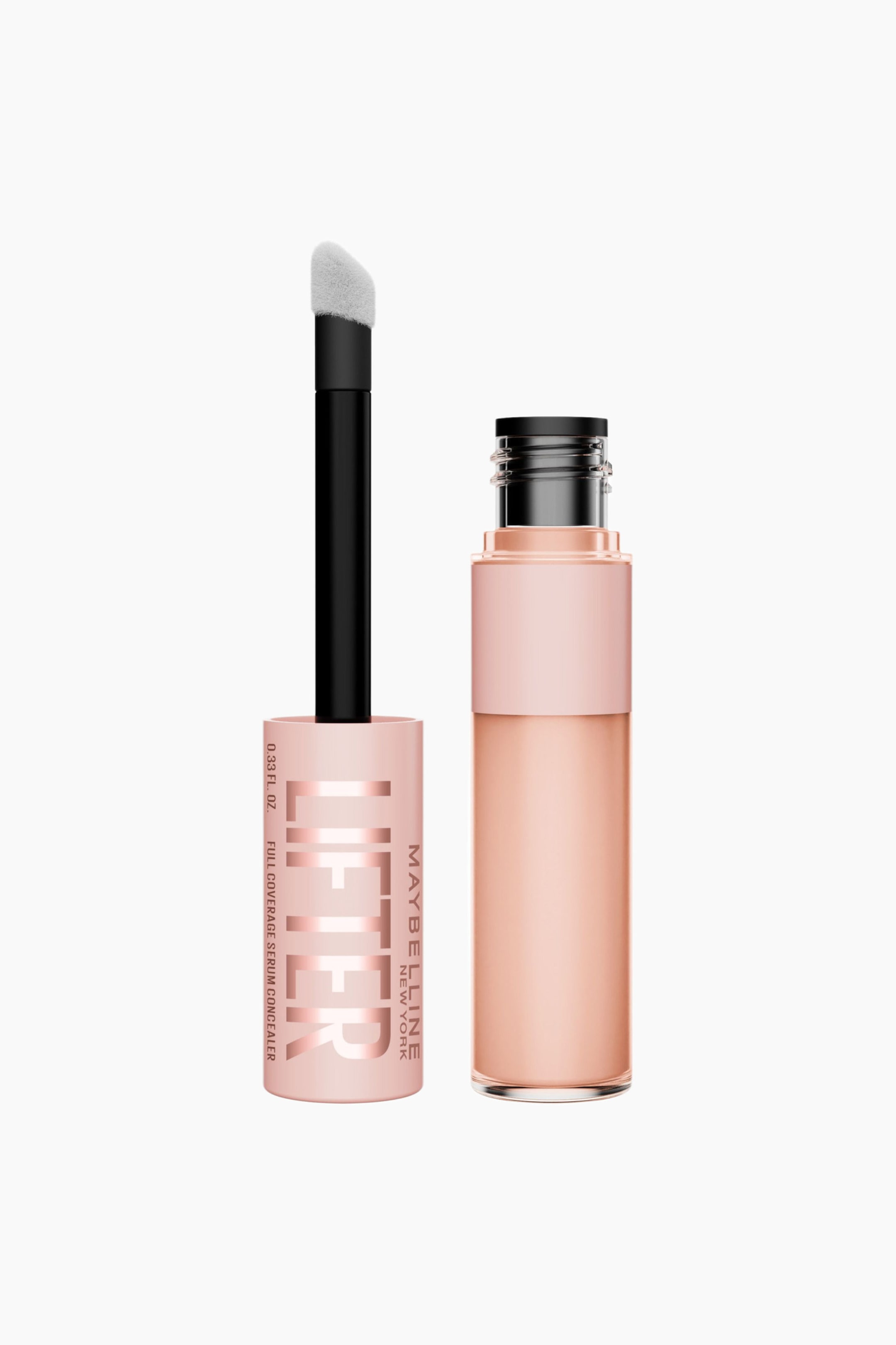 Näytä suurempi kuva: Maybelline Lifter Full Coverage Serum Concealer esittelee persikan sävyisen tuubinsa applikaattivarsi irrotettuna; molemmat ovat pystyasennossa. Mustassa varressa on valkoinen, vinoon leikattu sieniaplikaattipää, ja tuubissa lukee "LIFTER" metallinhohtoisin, ruusukullan sävyisin kirjaimin sekä "MAYBELLINE NEW YORK."
