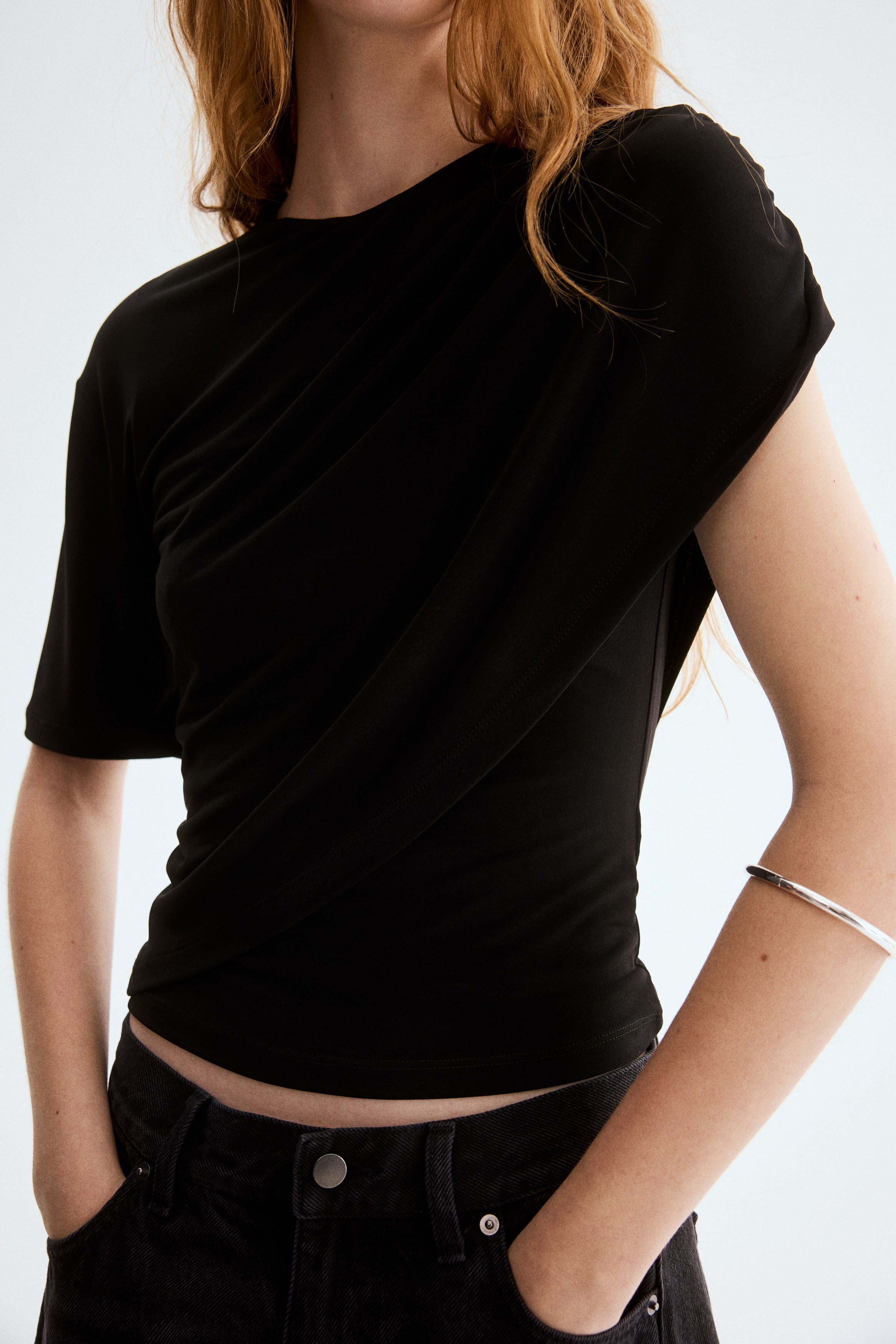 Ντραπέ μπλούζα - Μαύρο/Σκούρο καφέ