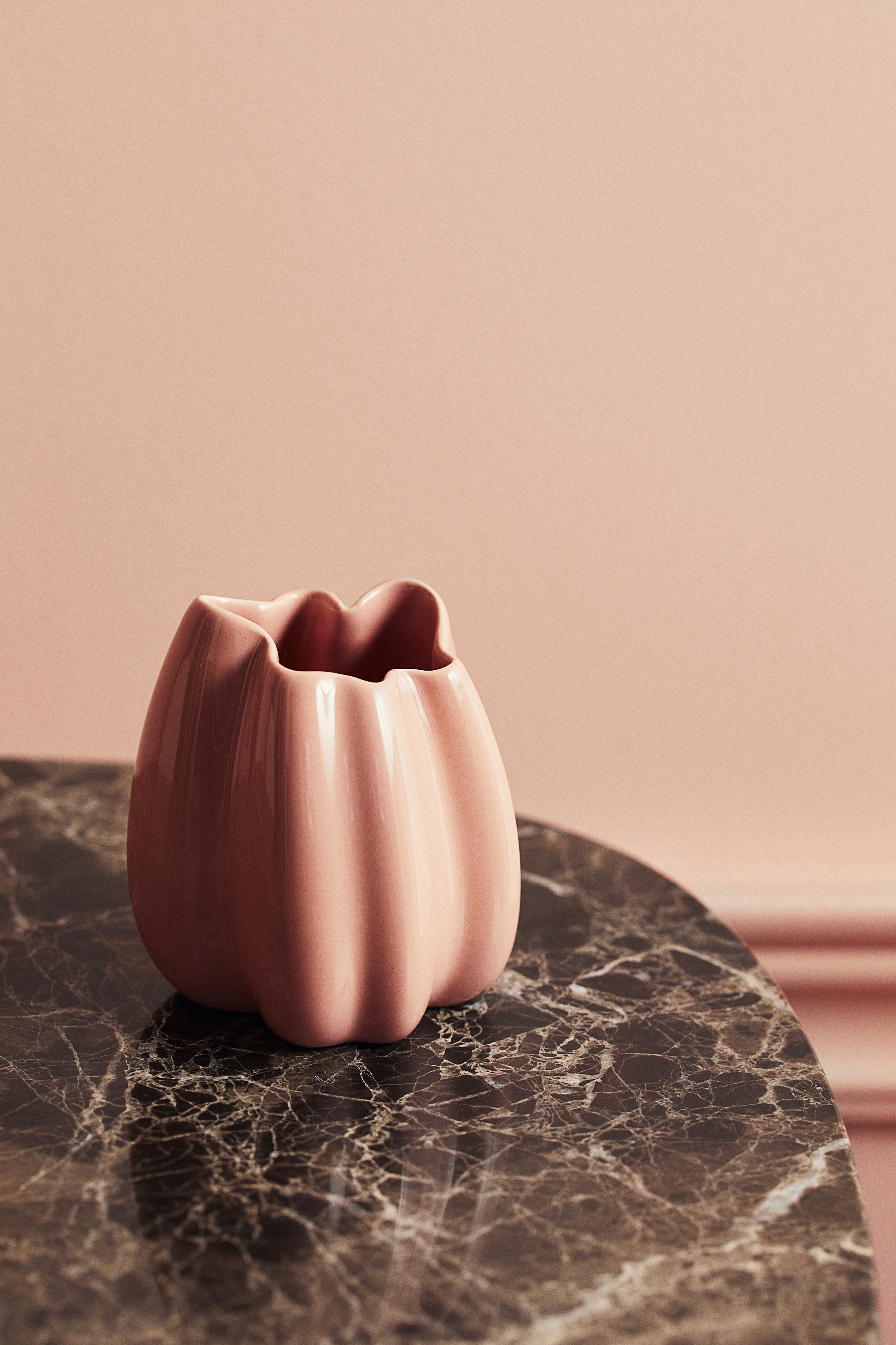 White Small Stoneware Vase at H&M Home | H&M CA