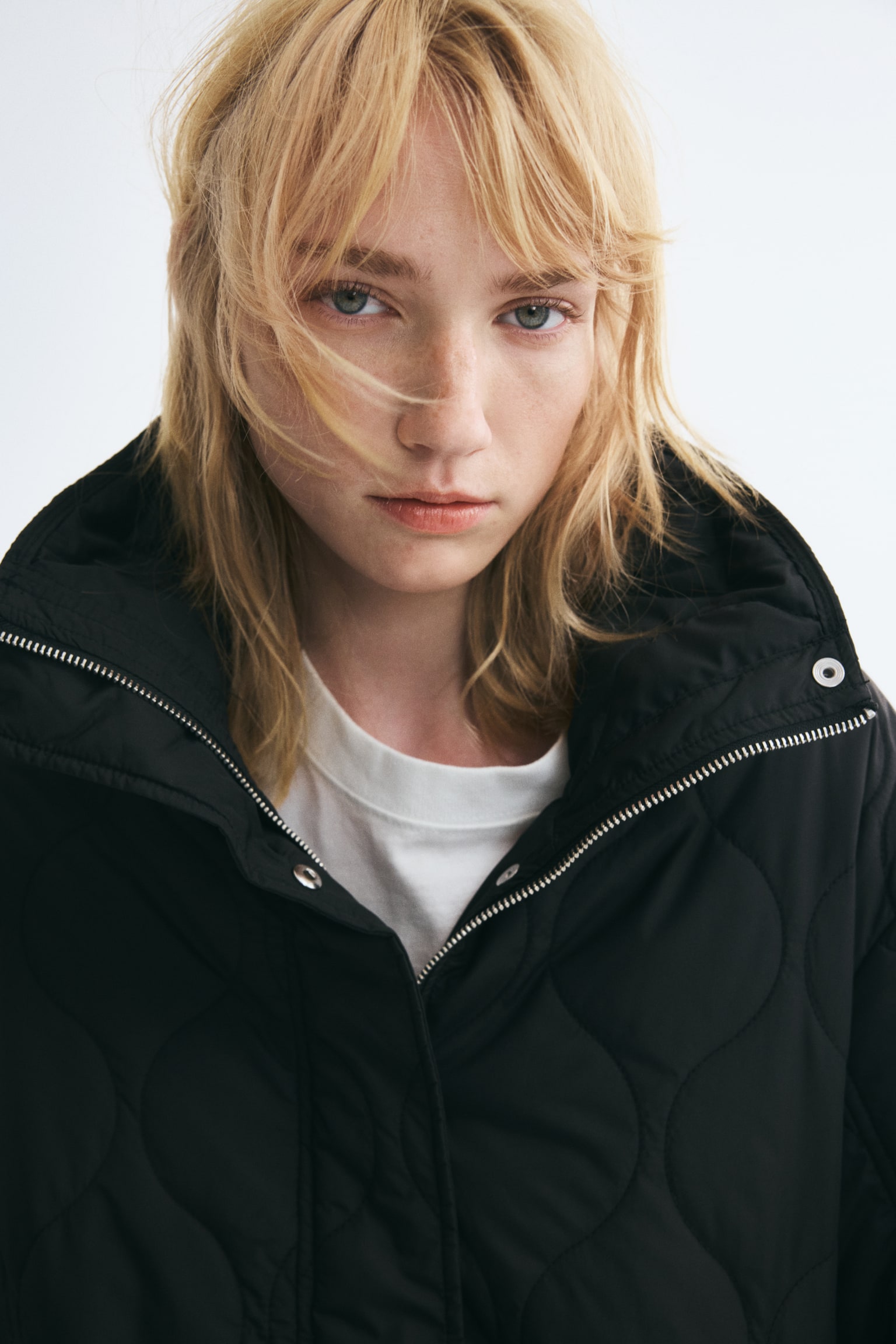 Женская куртка H&M Oversized Quilted, цвет: Чёрный — фото 4