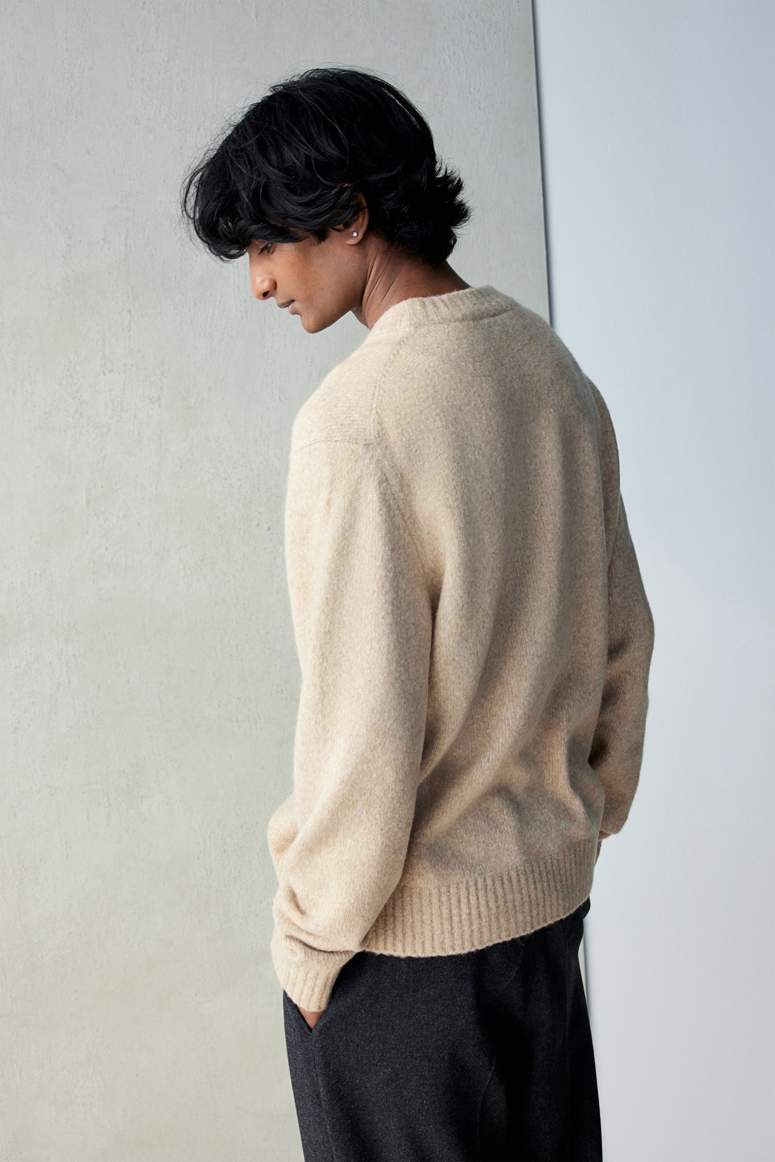 Regular Fit V-neck jumper - Beige/Dark grey - 4