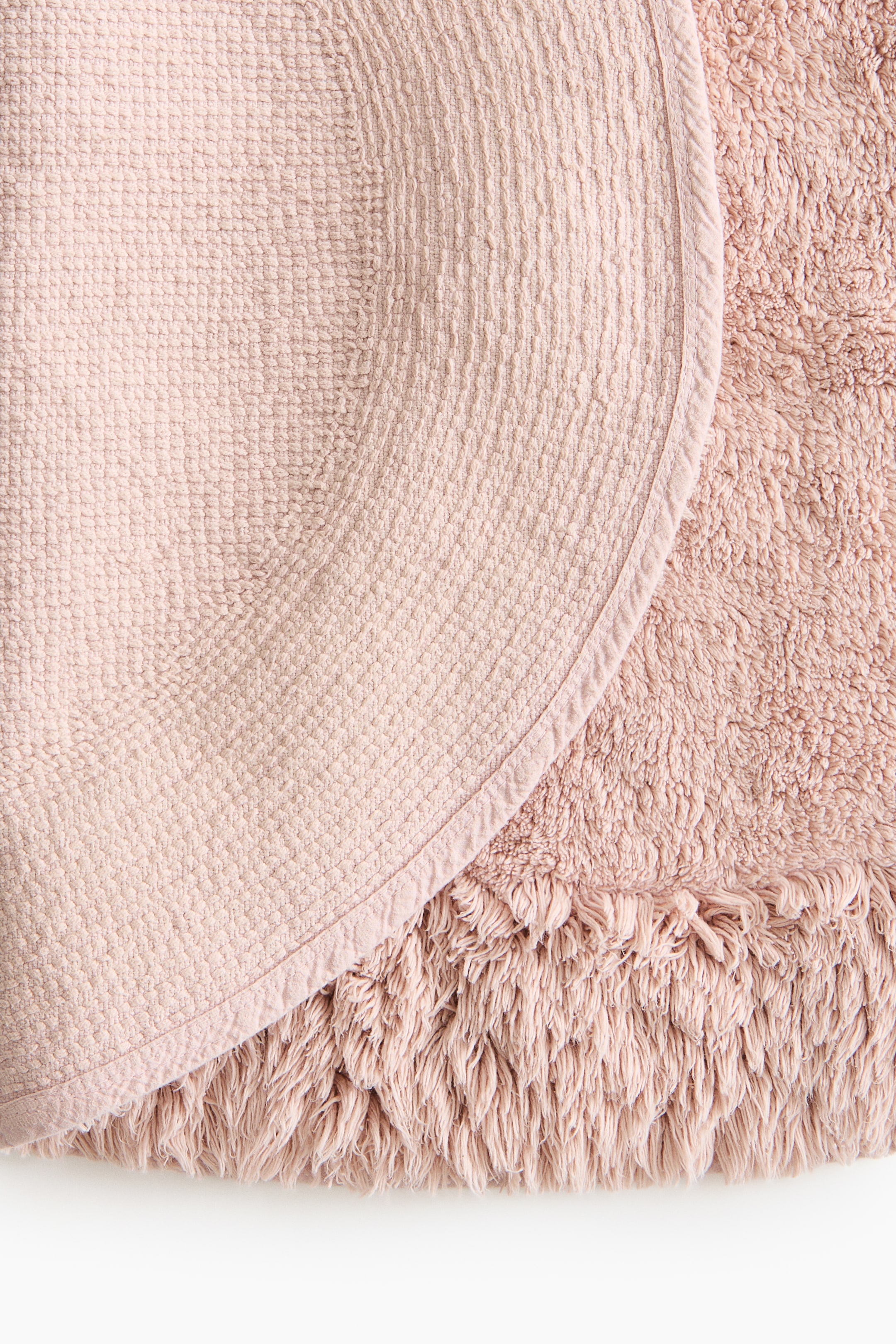 Oval Tufted Bath Mat