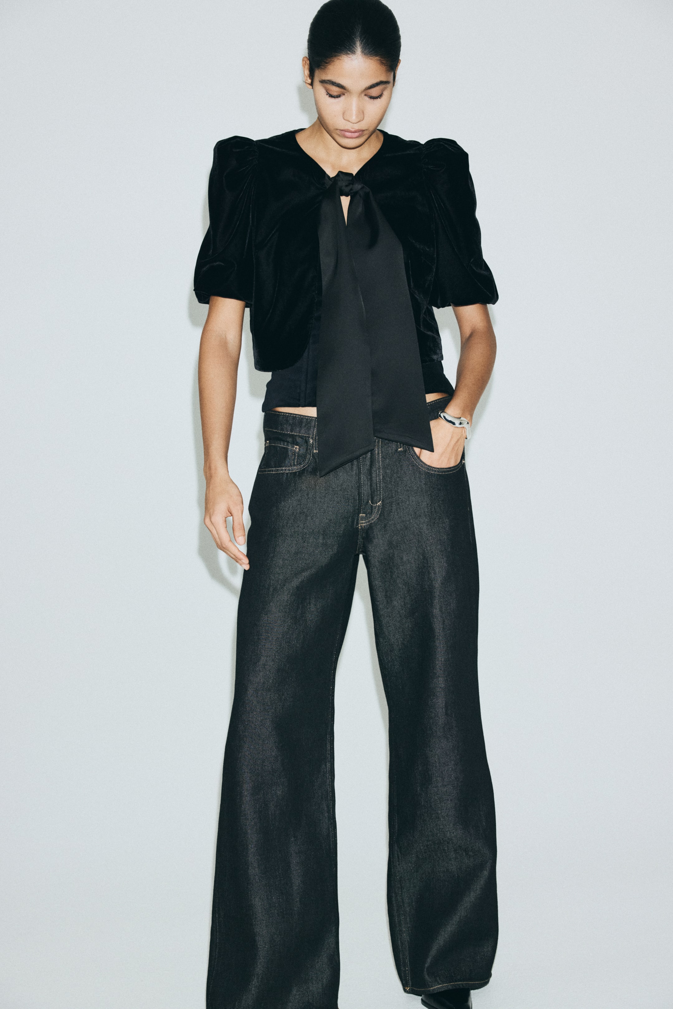 Vis større bilde: Topp med puffermer - Sort - DAME | H&M NO 2