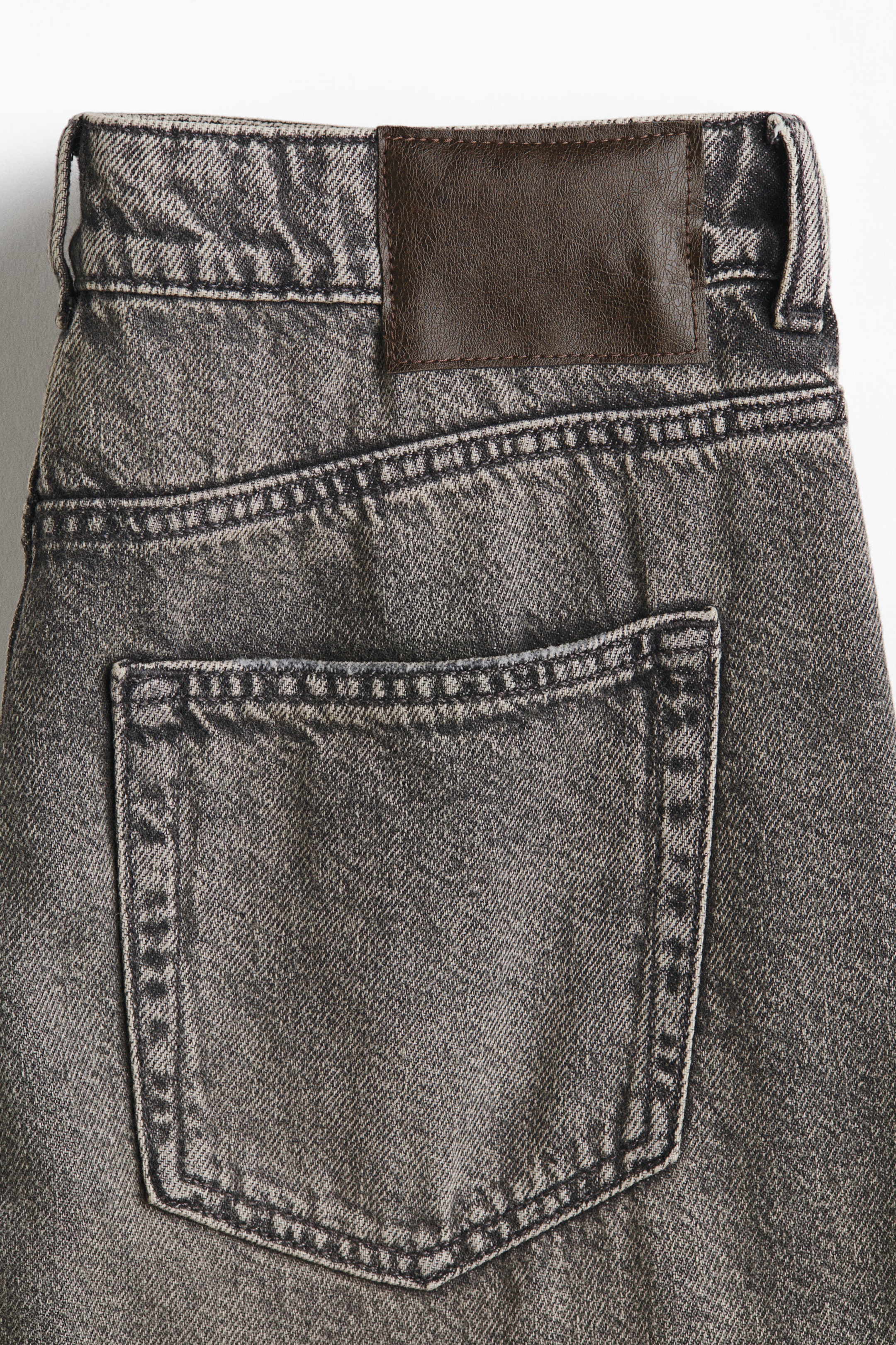 Barrel-Leg High-Waist Jeans