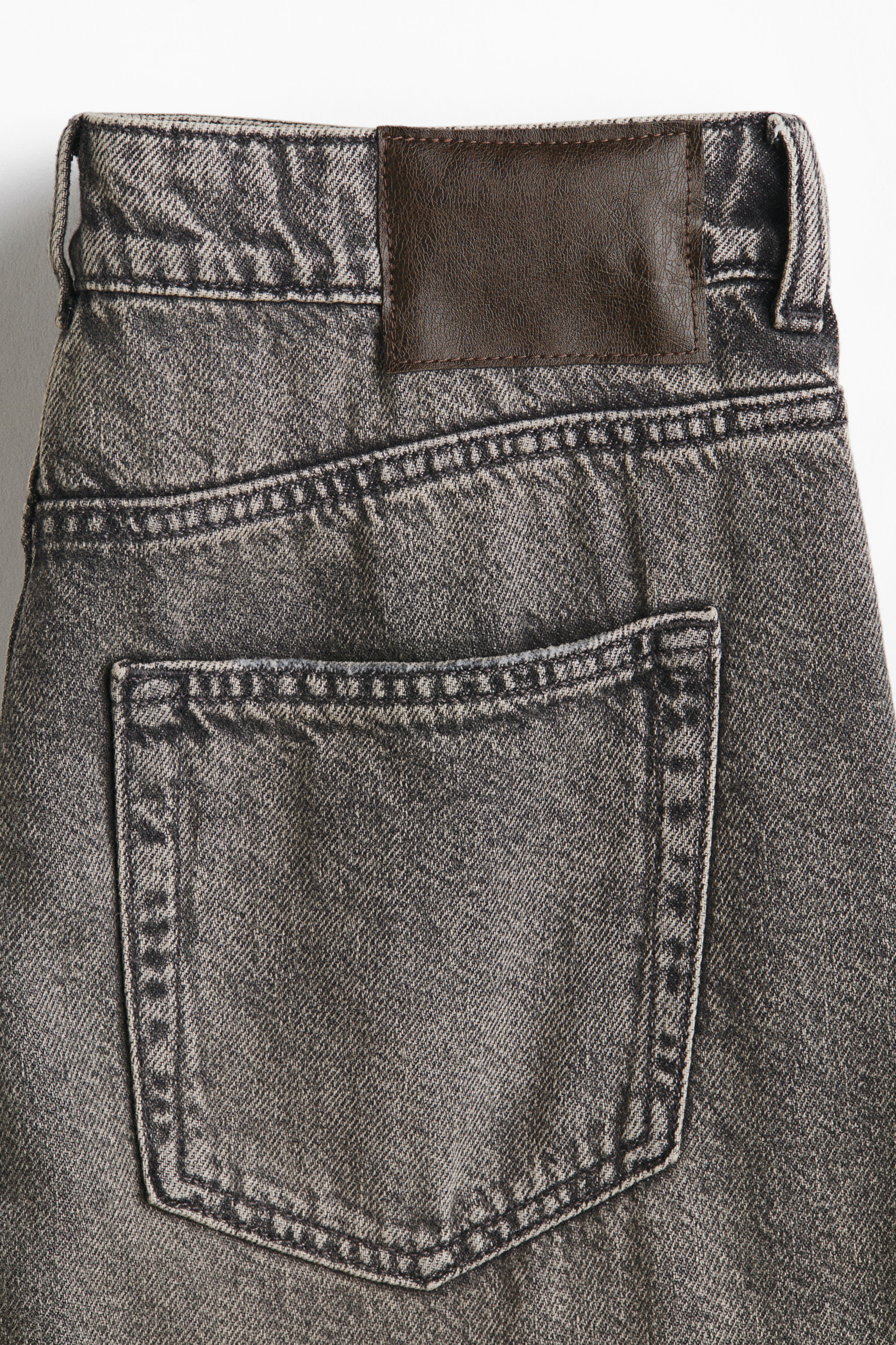 Barrel-Leg High-Waist Jeans