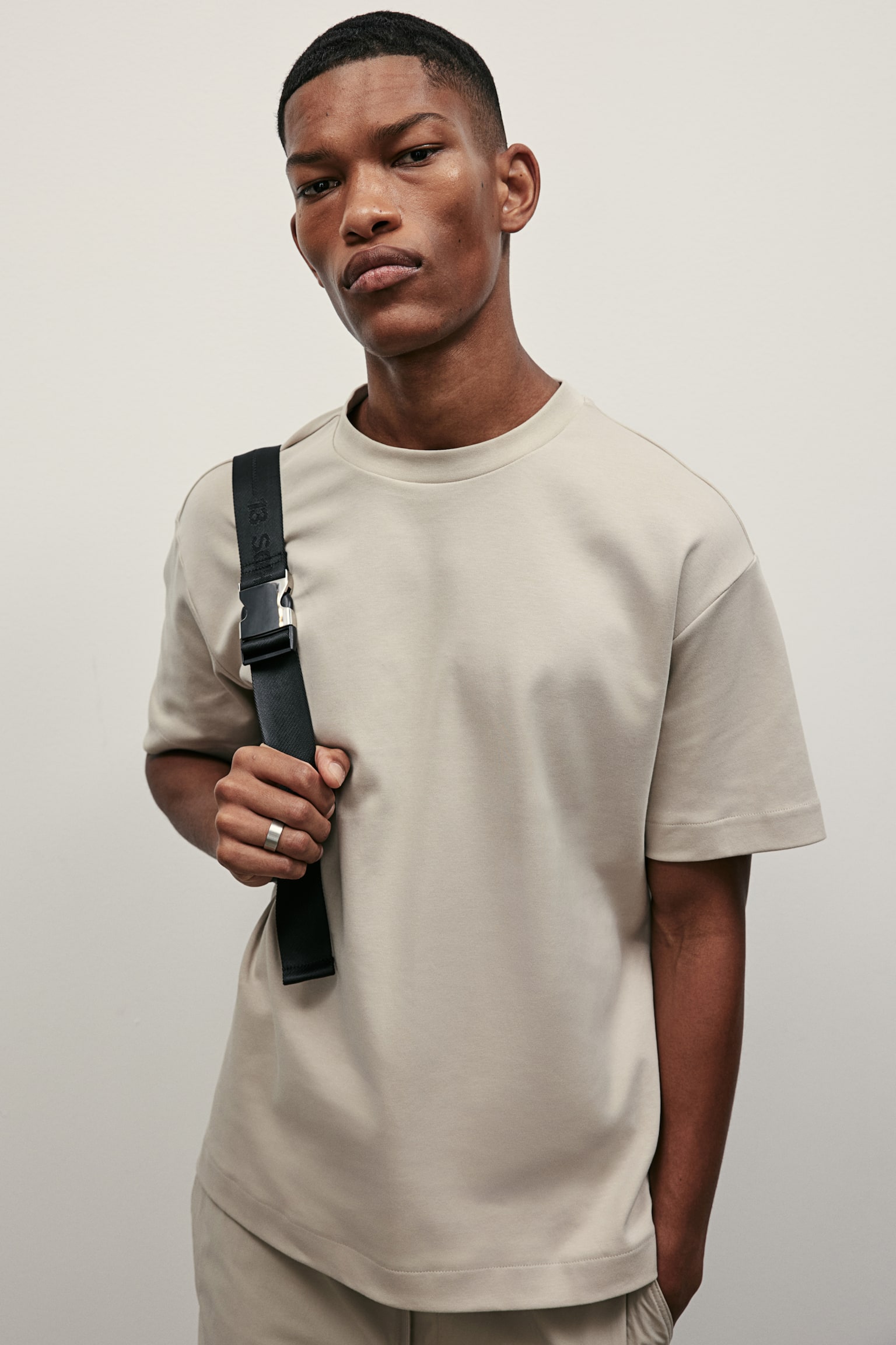 Loose Fit T-shirt - Beige/Cream/Dark sage green/Black/White - 5